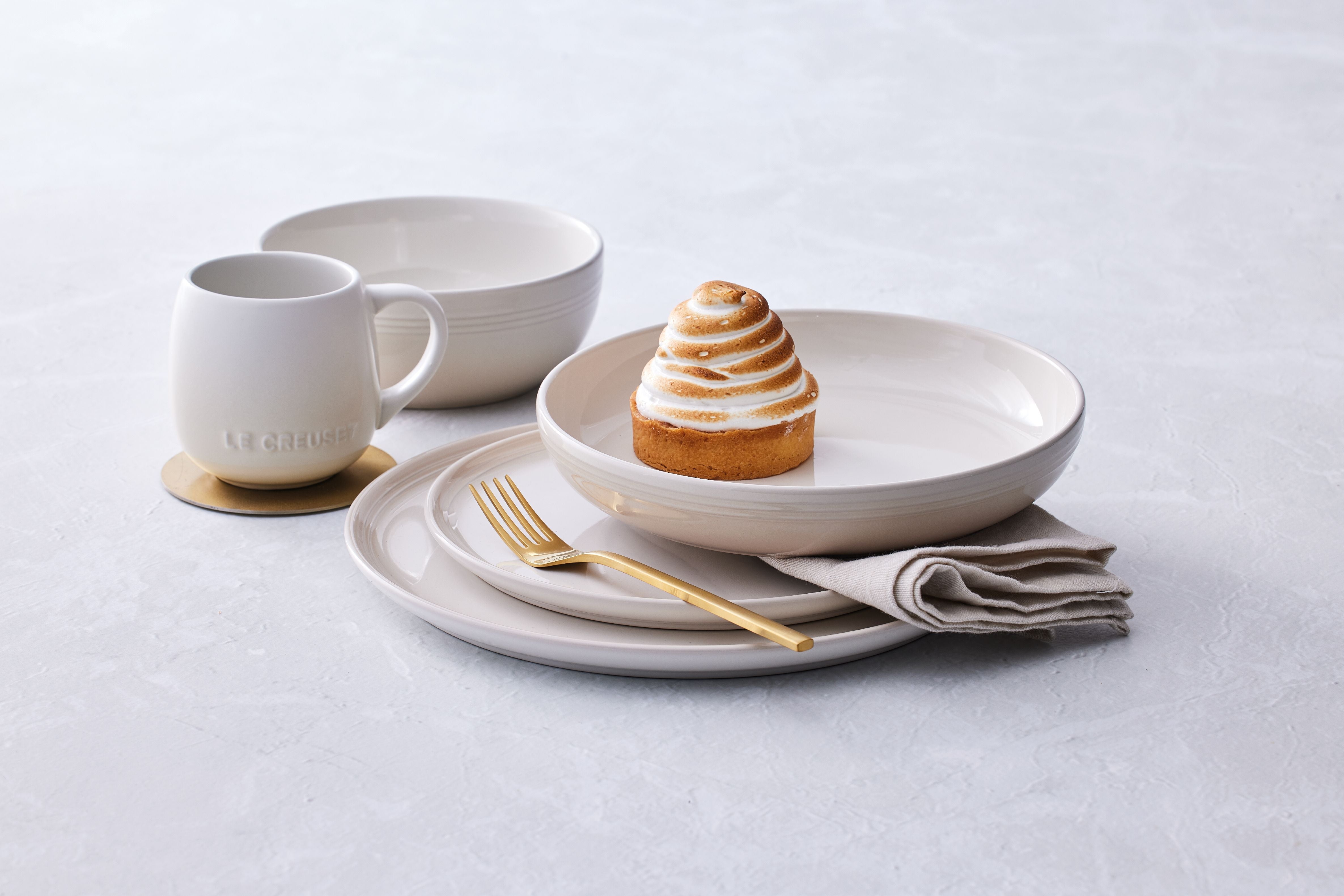 Le Creuset Coupe Dinner Plate, Meringue