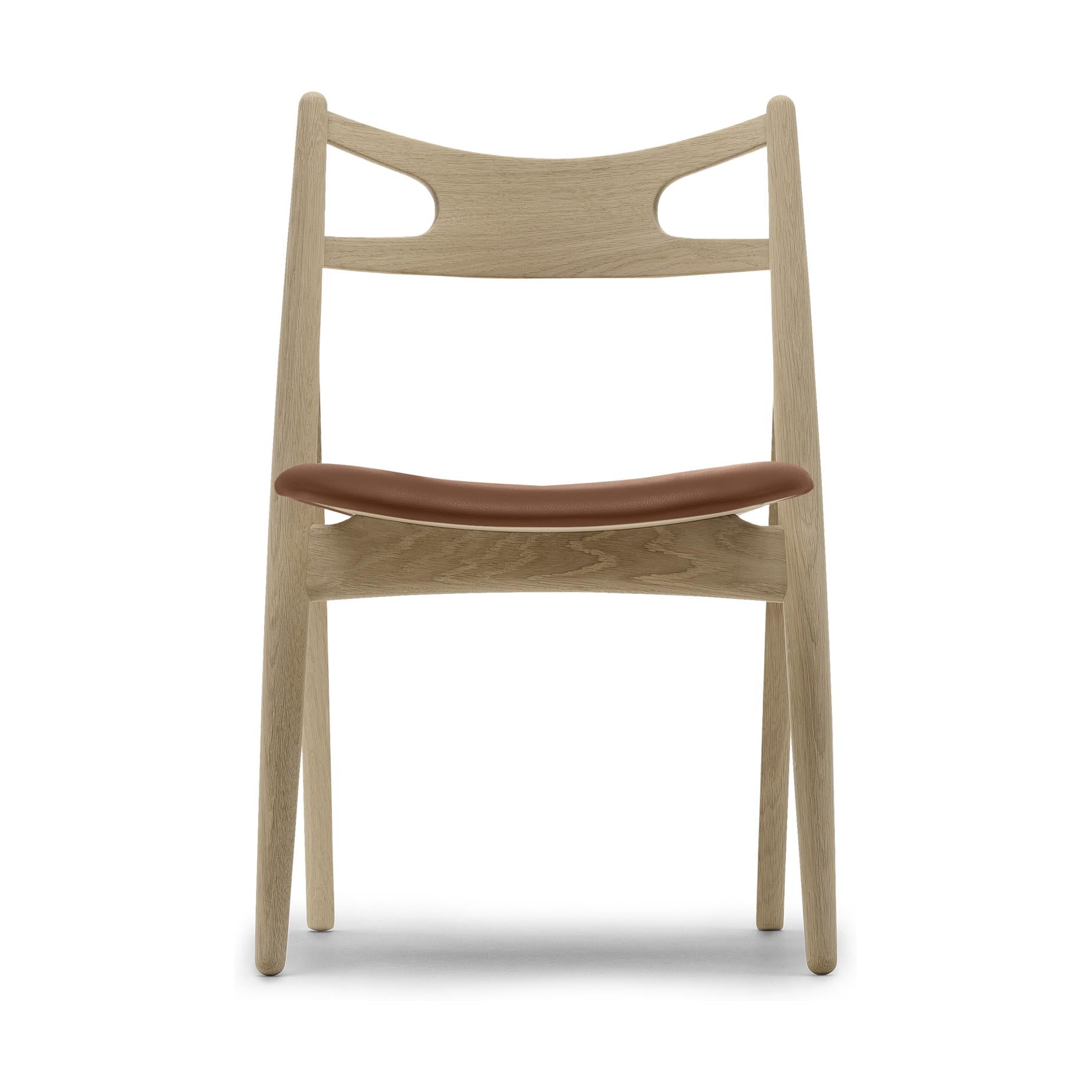 Carl Hansen CH29 P stoel, Soaped Oak/Brown Leather