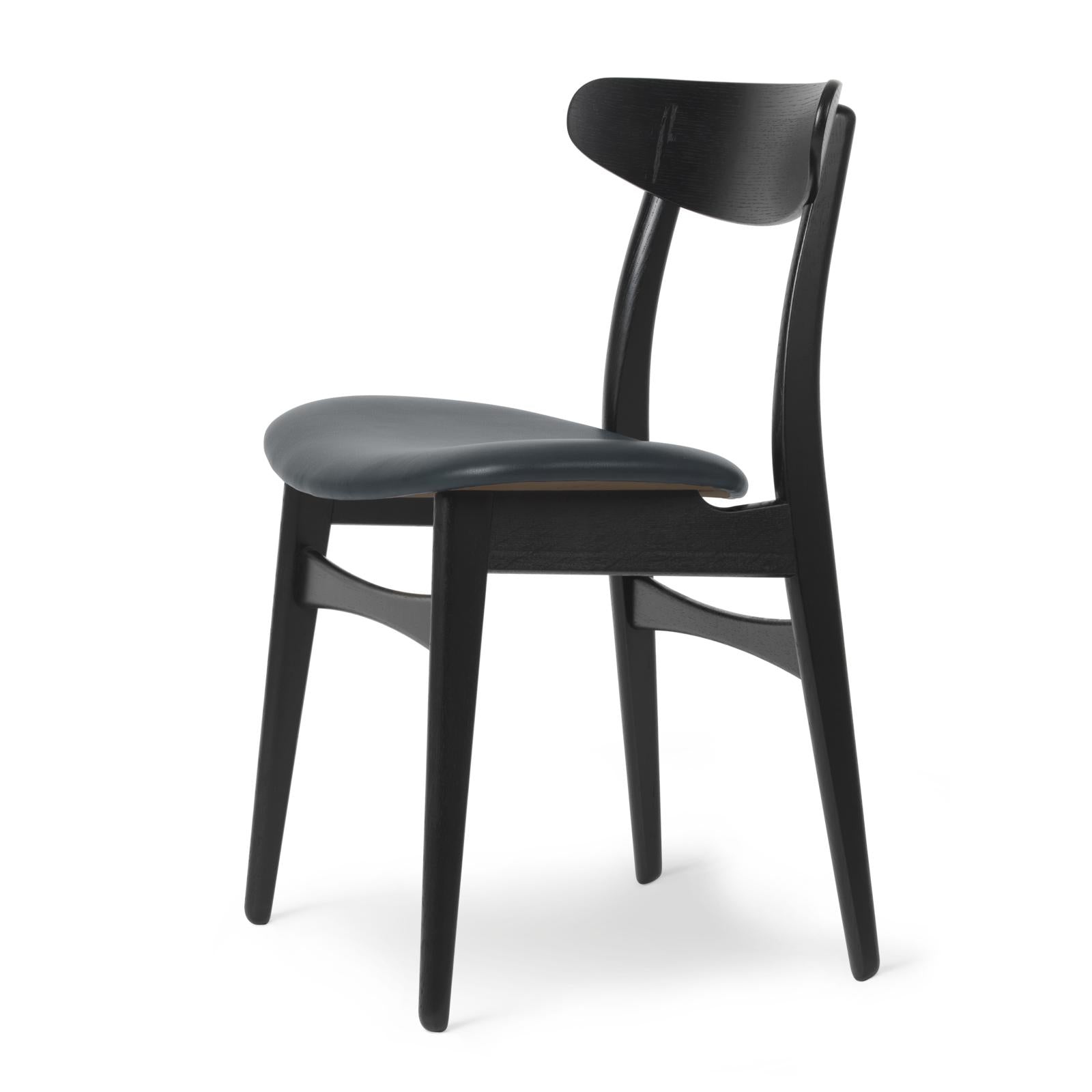 Silla CH30P Carl Hansen, roble teñido, cuero azul oscuro