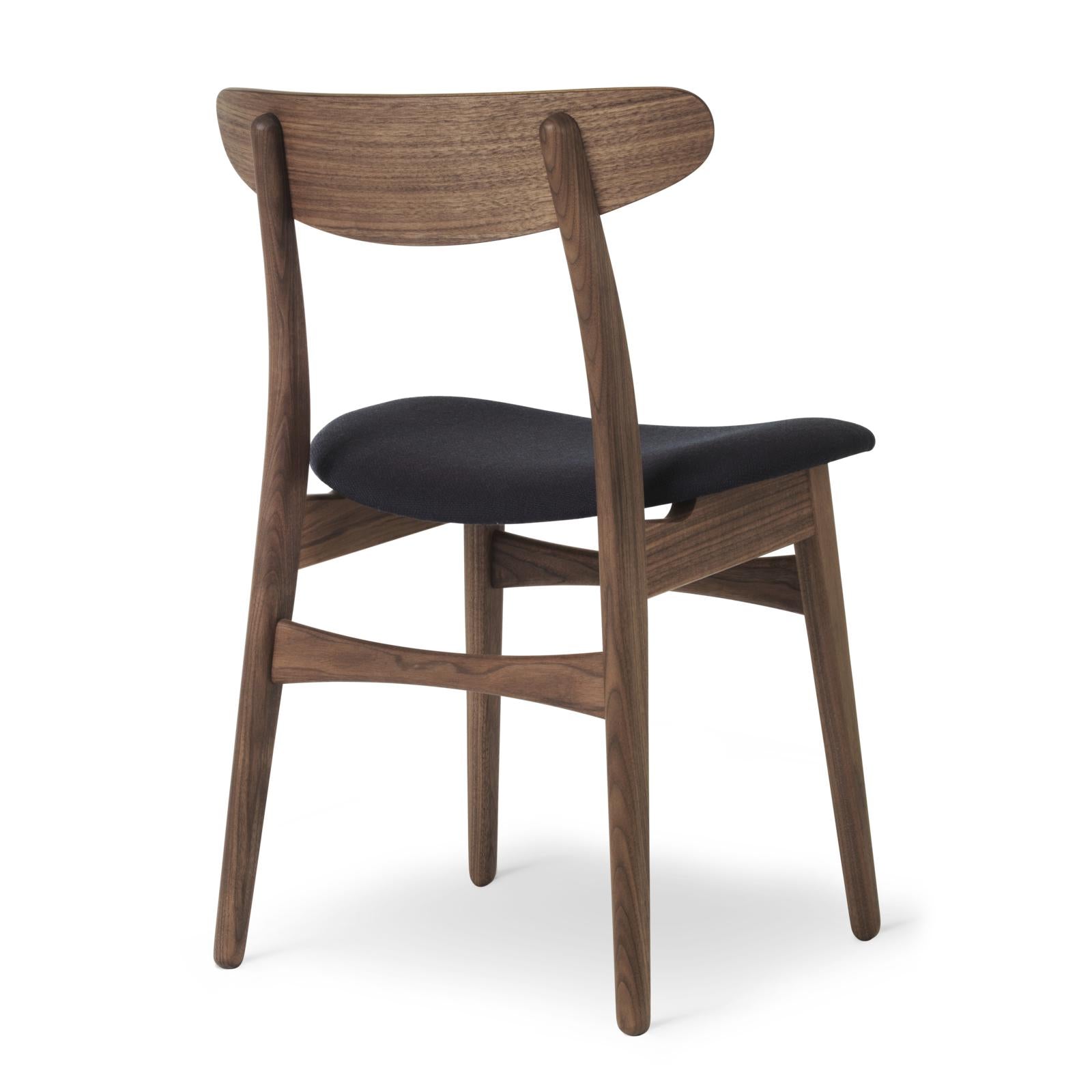 Silla CH30P Carl Hansen, nogal engrasado, tela negra