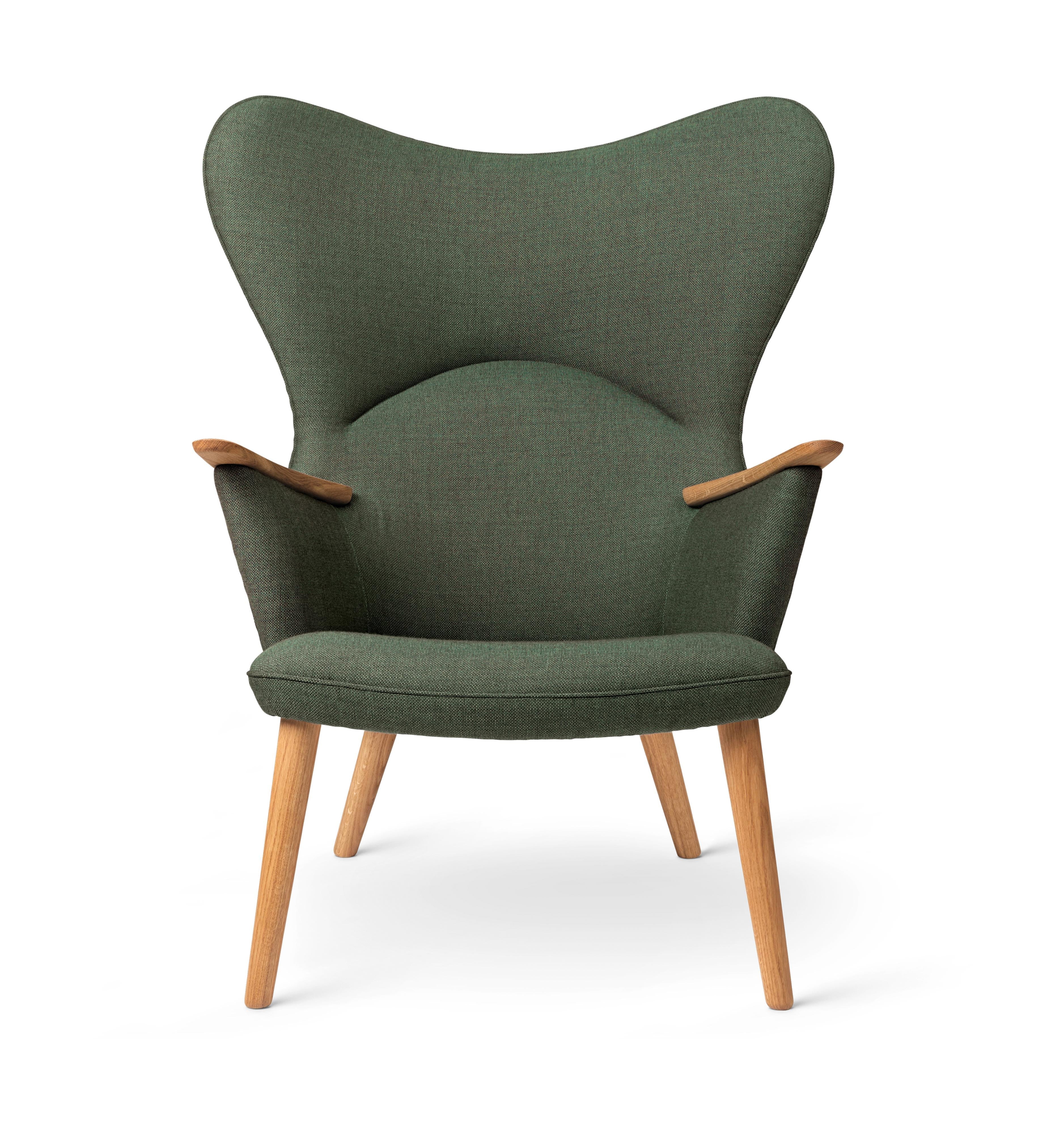 Carl Hansen CH78 Mama Bear Lounge Chair, Oil Oak / Passion 3101
