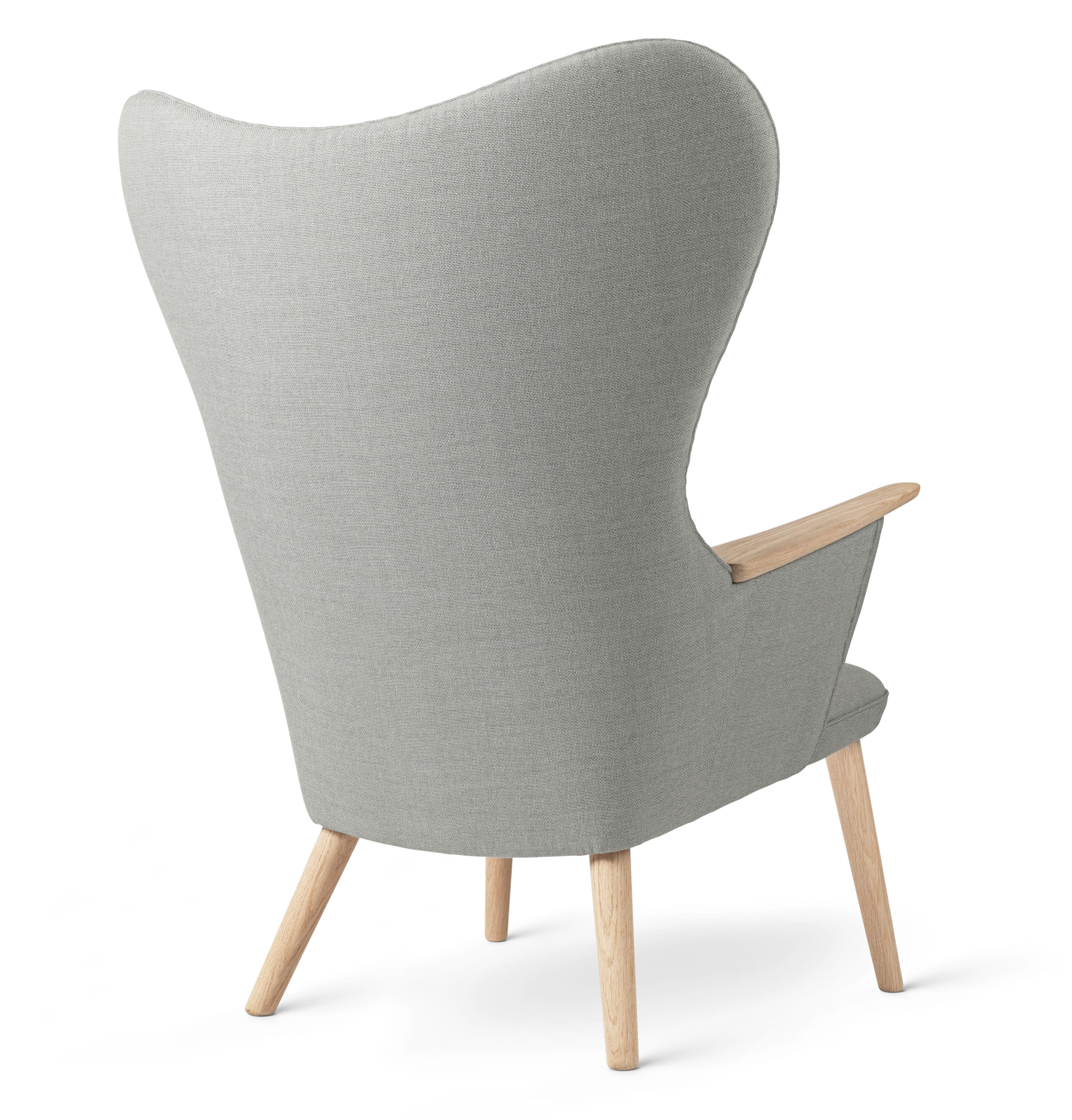 Carl Hansen CH78 Mama Bear Lounge Chair, Oak Soap / Passion 13101