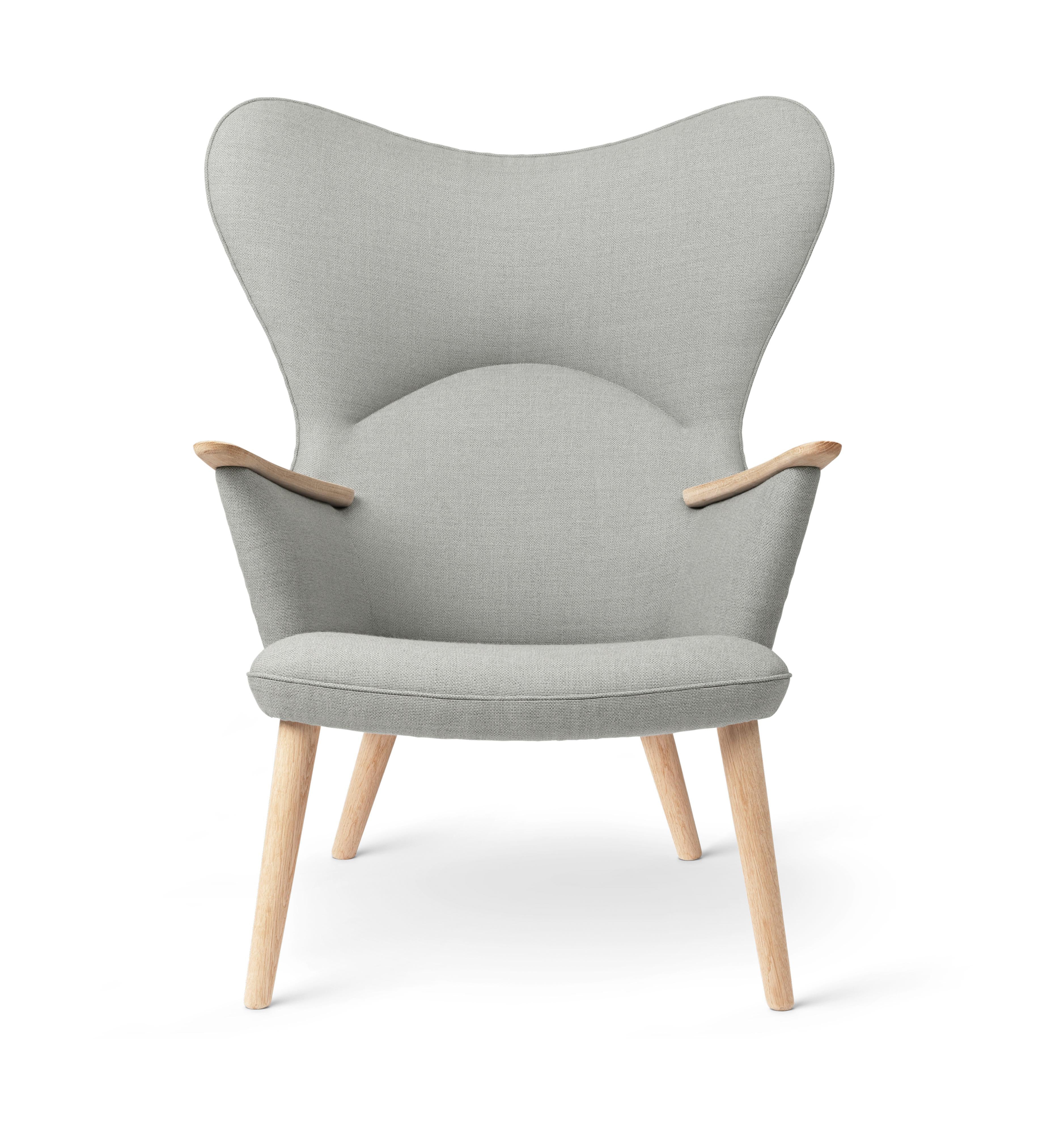 Carl Hansen CH78 Mama Bear Lounge Chair, Oak Soap / Passion 13101