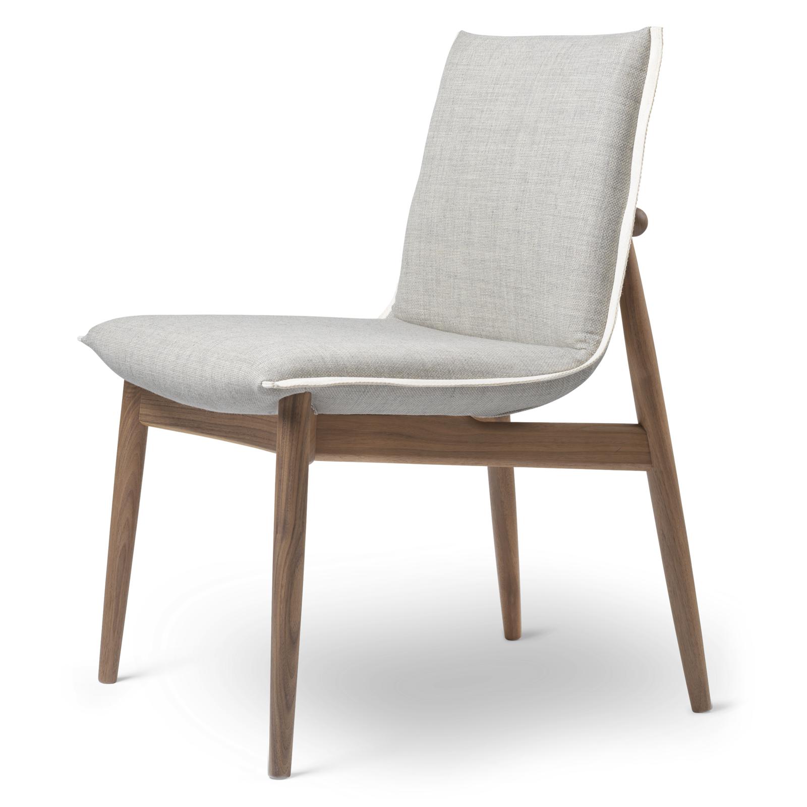 Carl Hansen E004 Embrace Chaise, noyer huilé, tissu gris