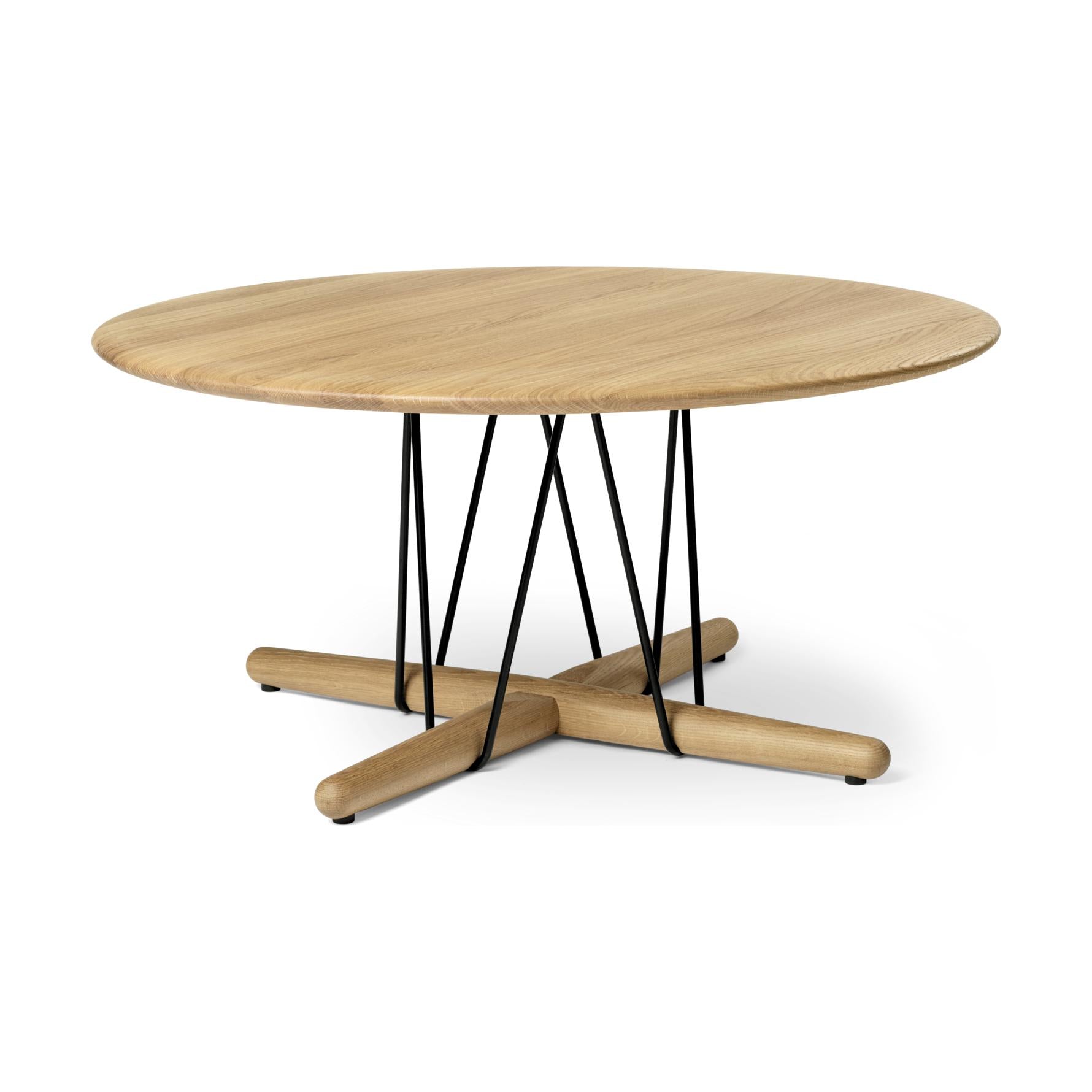 Carl Hansen E021 Embrace Table de salon, chêne huilé, ø 80 cm