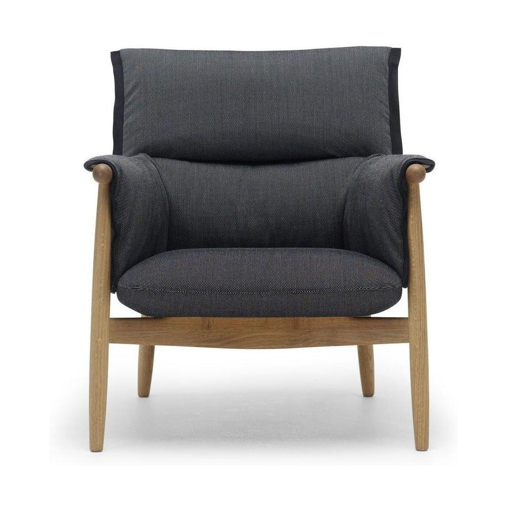 Carl Hansen E015 Embrace Lounge Chair, oljat ek/mörkgrå tyg