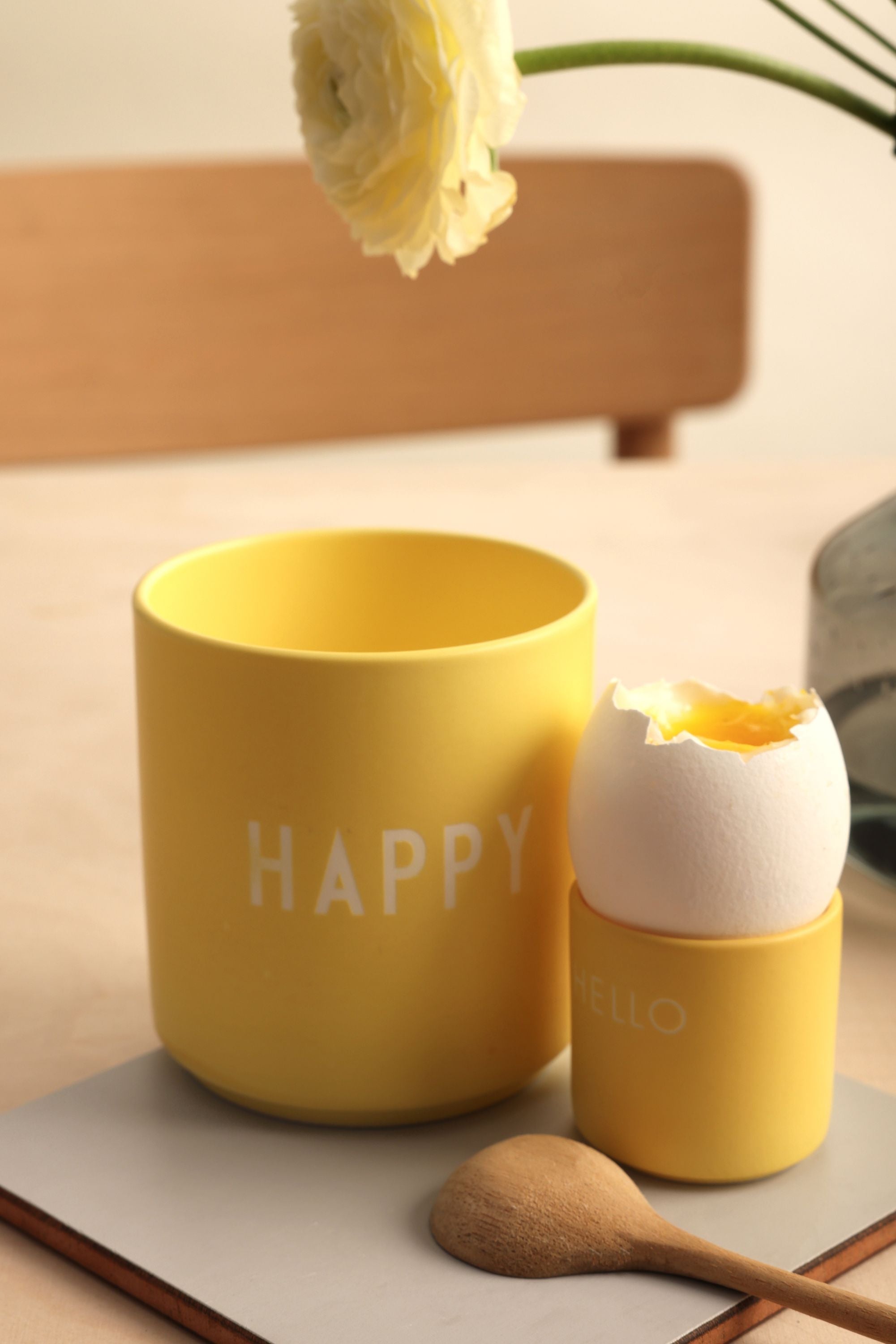 Design Letters Egg Cup 2 P CS. Hej, gul