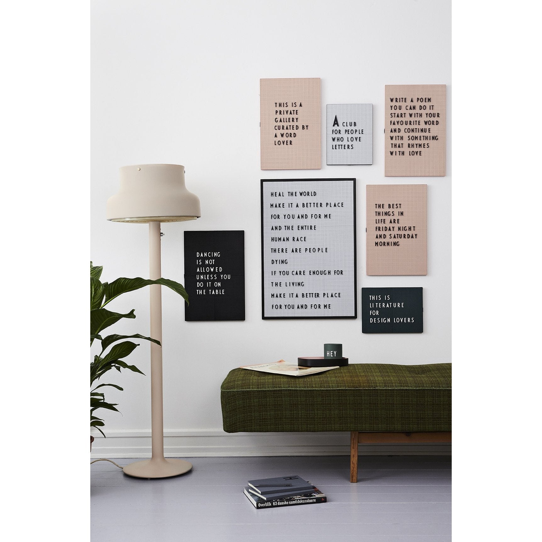 Lettres de conception mur gris foncé, grand