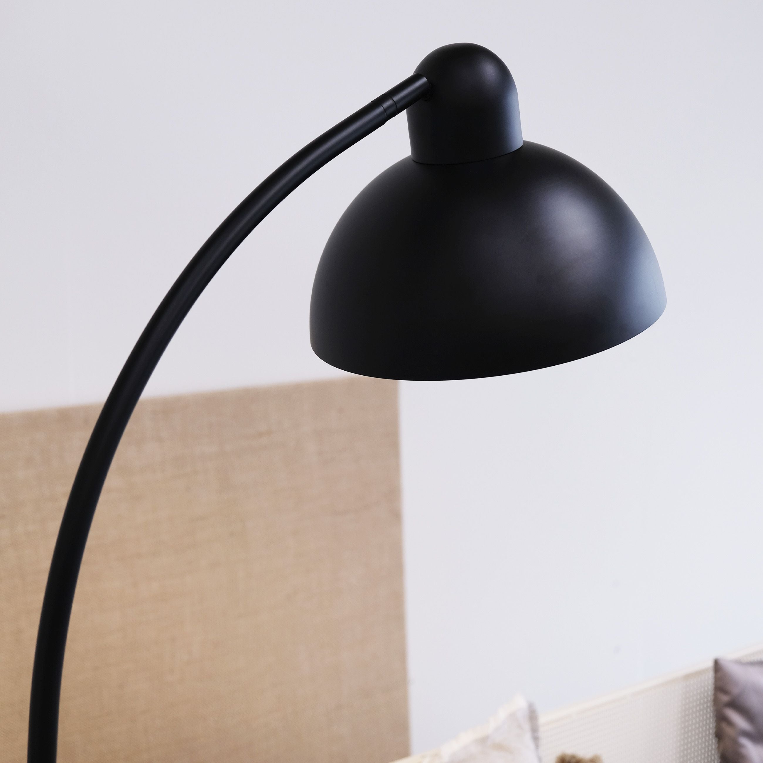 Dyberg Larsen Eric Floor Lamp, sort