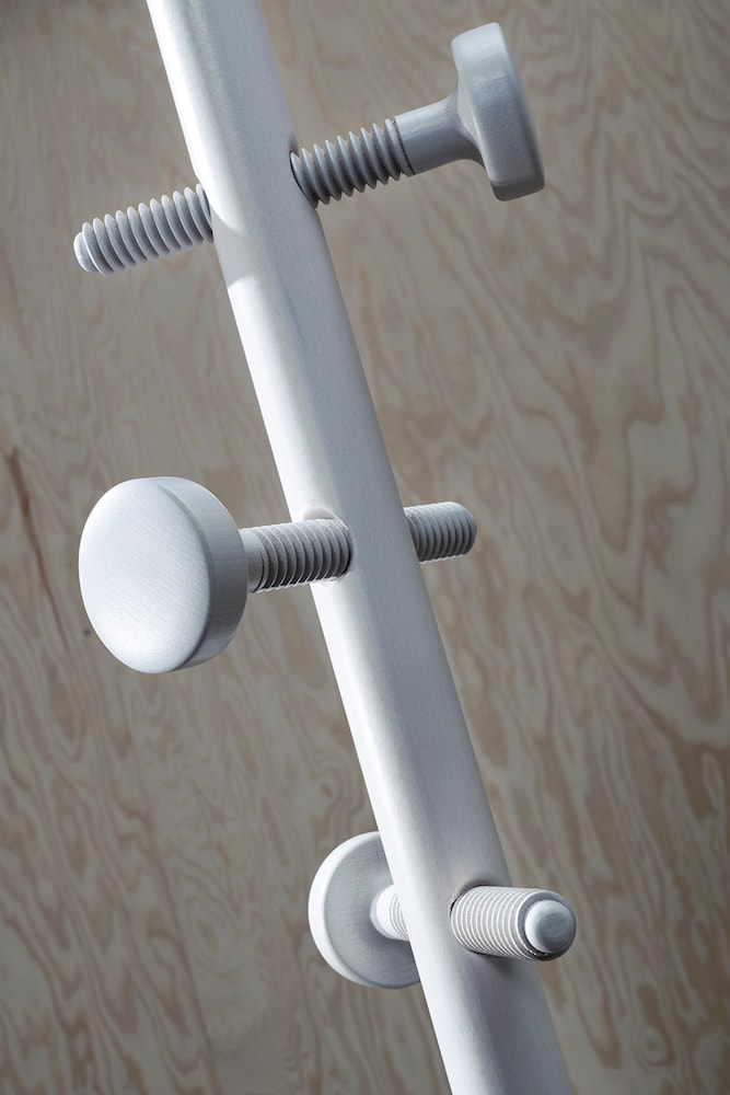 Essem Design Skruvad Coat Rack, schwarz