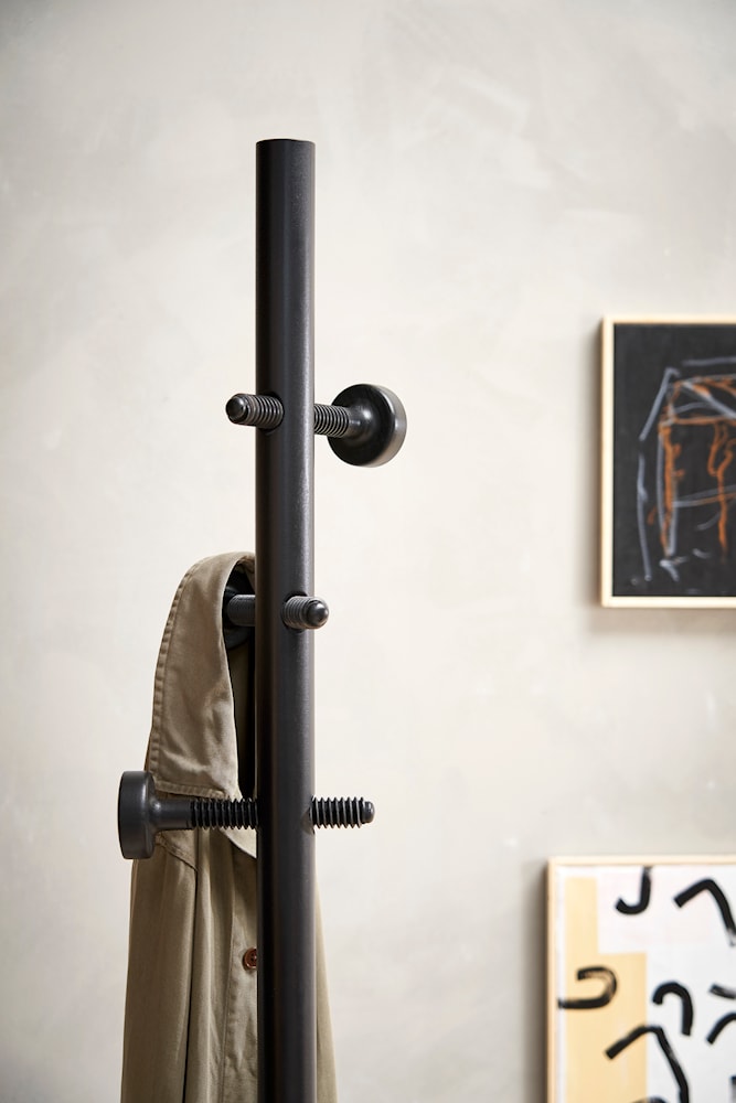 Essem Design Skruvad Coat Rack, schwarz