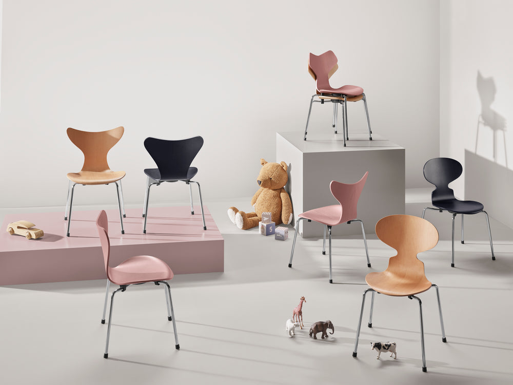 Fritz Hansen 3108 Silla de lirio infantil, ceniza de chapa de color/rosa salvaje