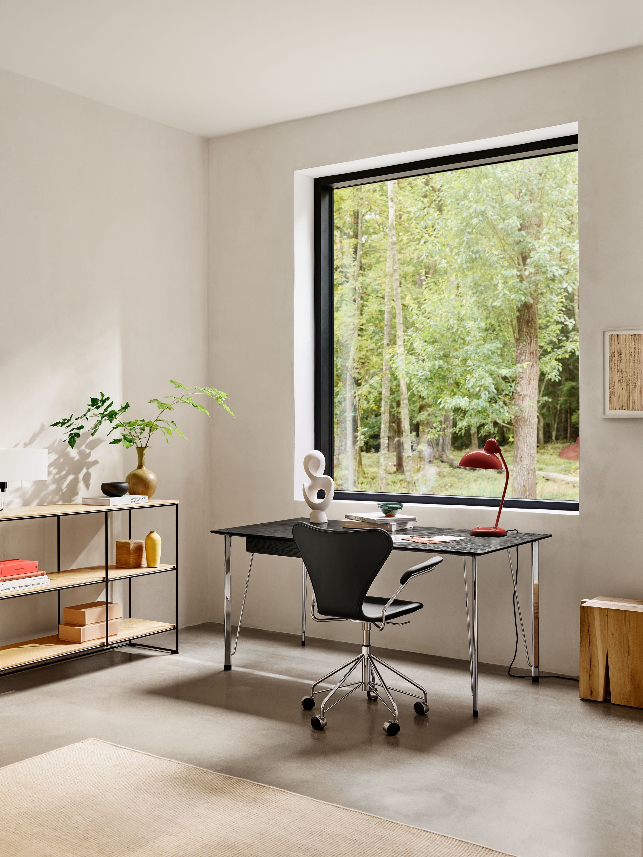 Fritz Hansen 6556 T Kaiser Idell ™ Lámpara de mesa