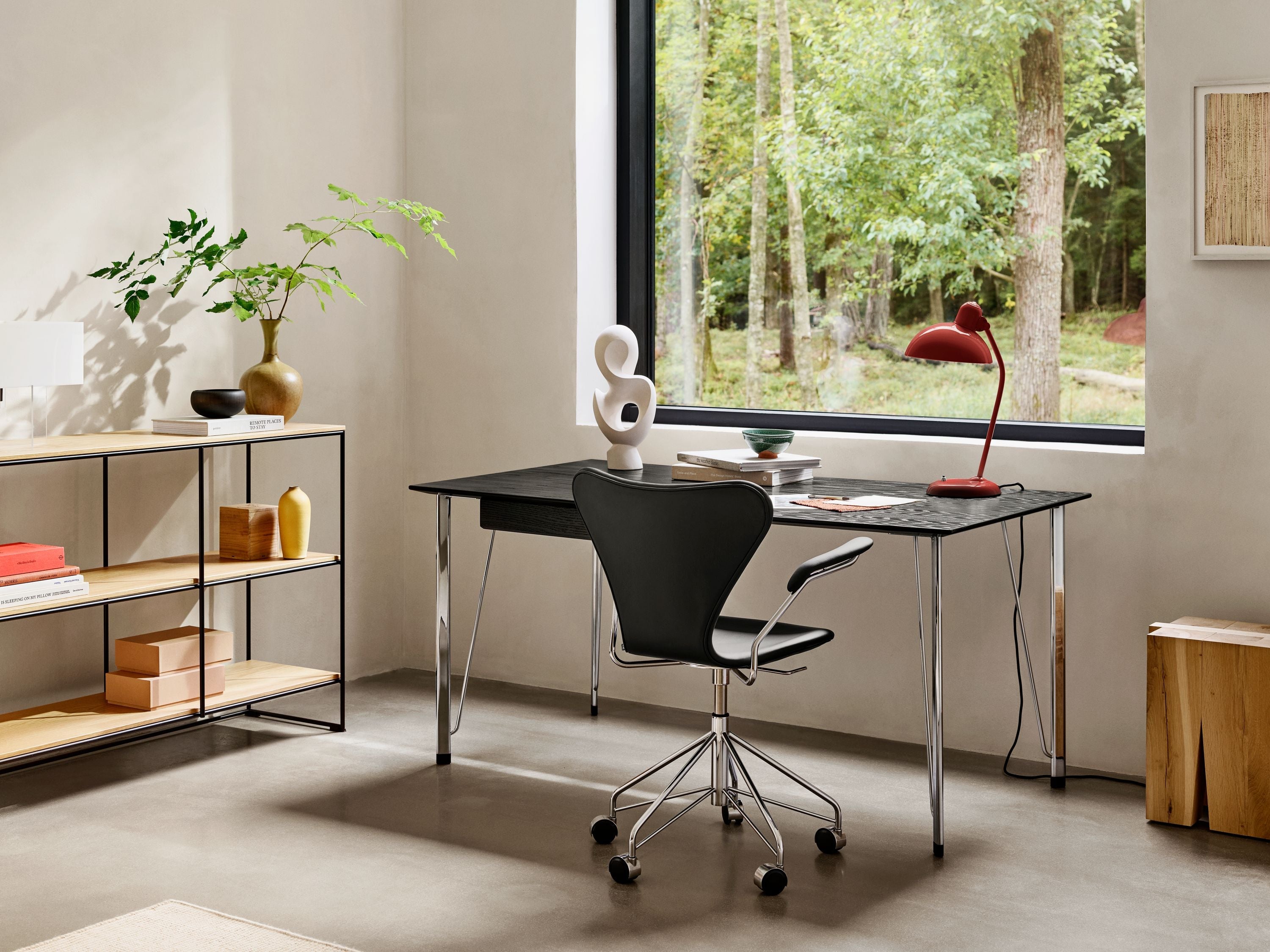 Fritz Hansen 6556 T Kaiser Idell ™ Lámpara de mesa