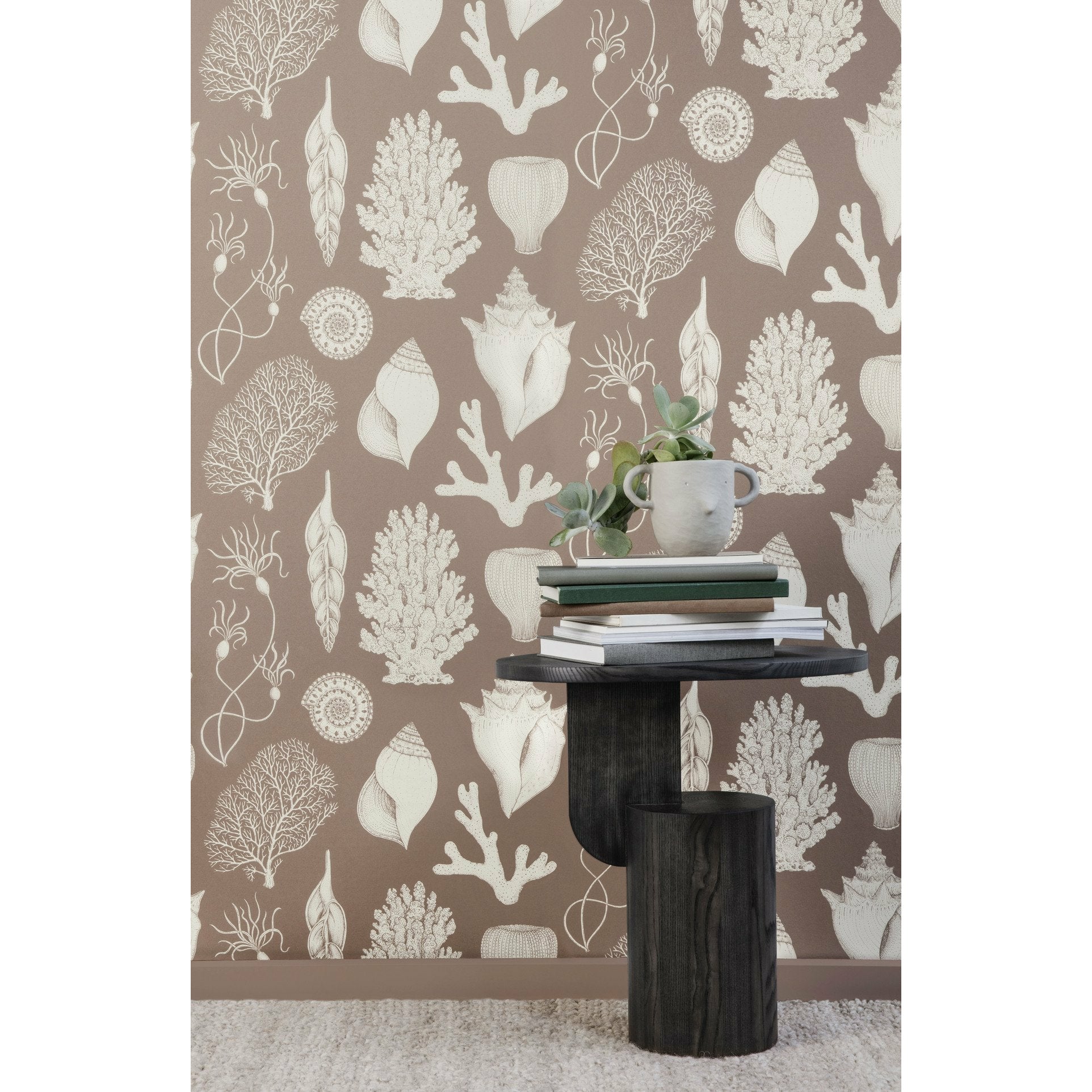 Ferm Living Katie Scott Wallpaper Shells, aus weiß