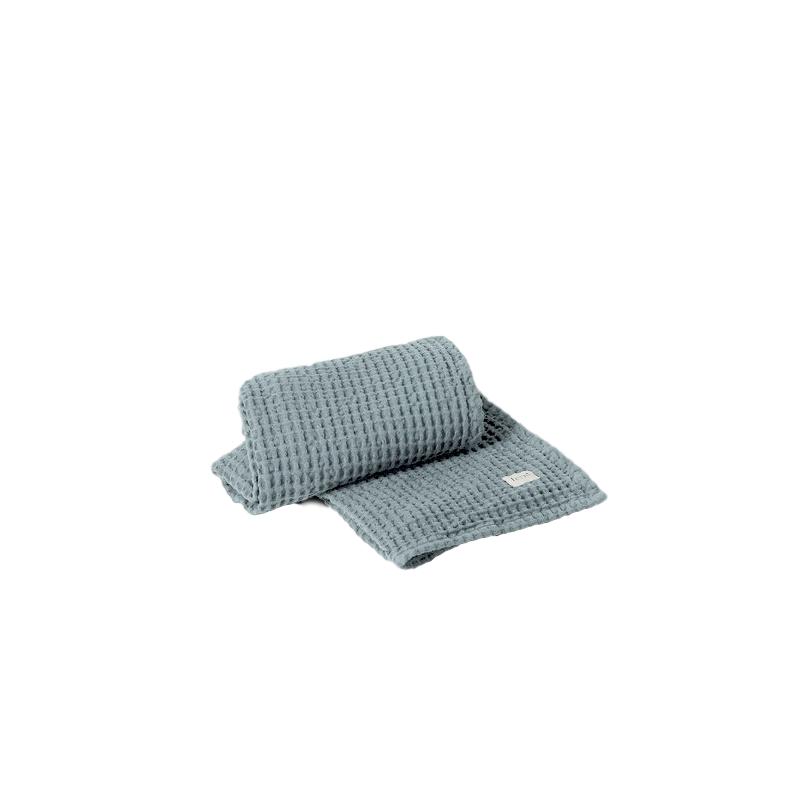 Ferm Living biologische badhanddoek, blauw