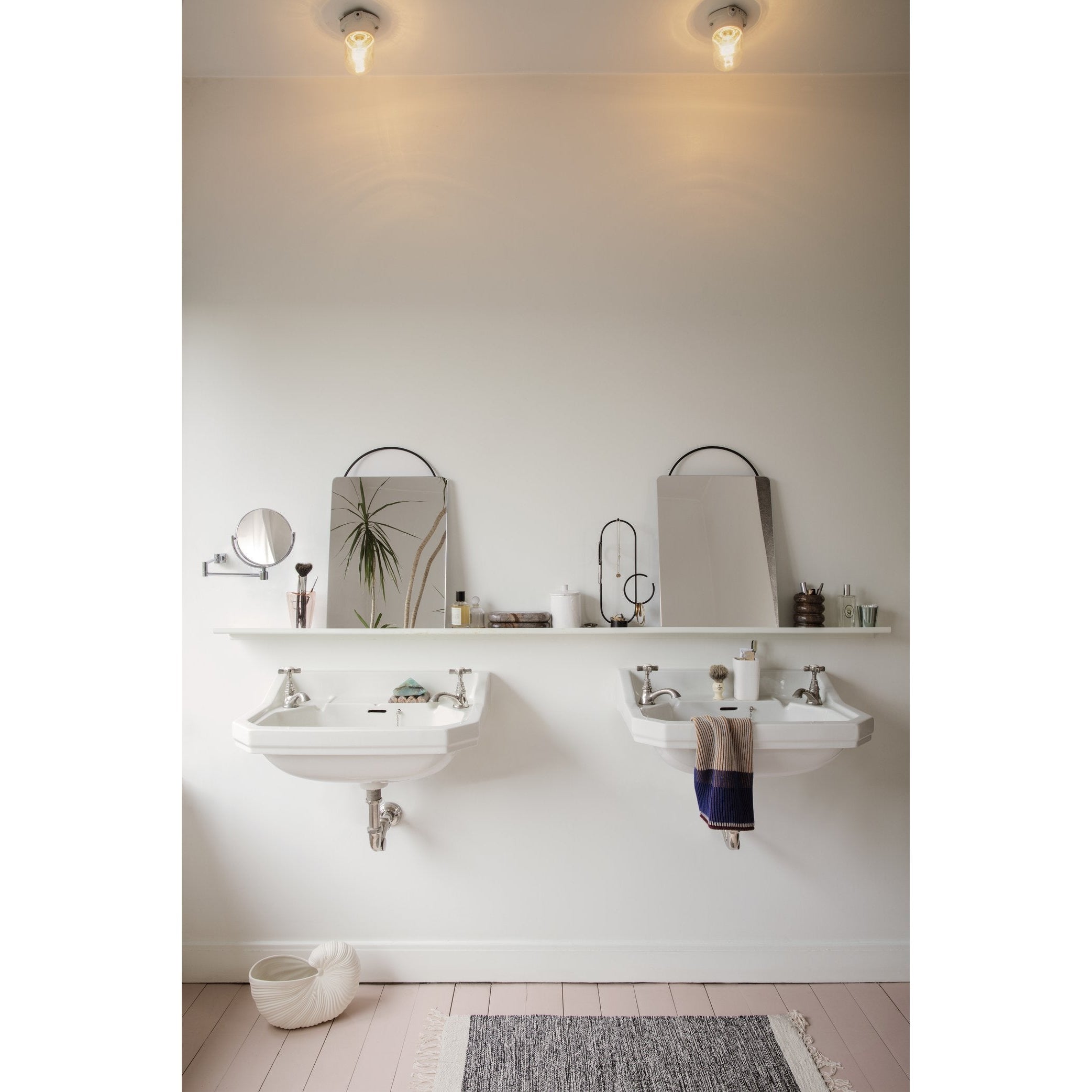 Ferm Living Miroir Poise Ovale, Noir