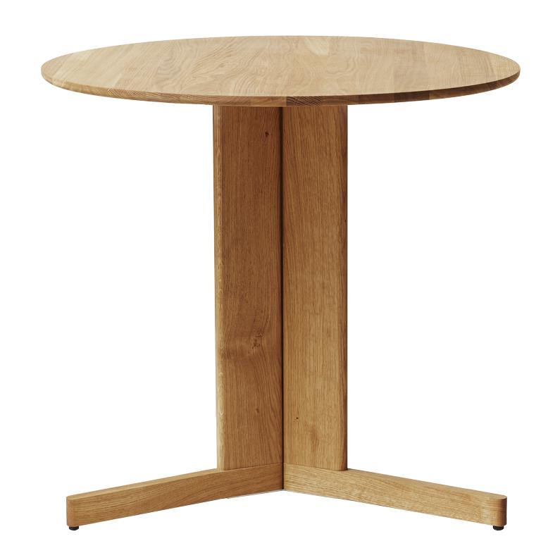 Form & forfining Trefoil Table Ø75 cm. Egetræ