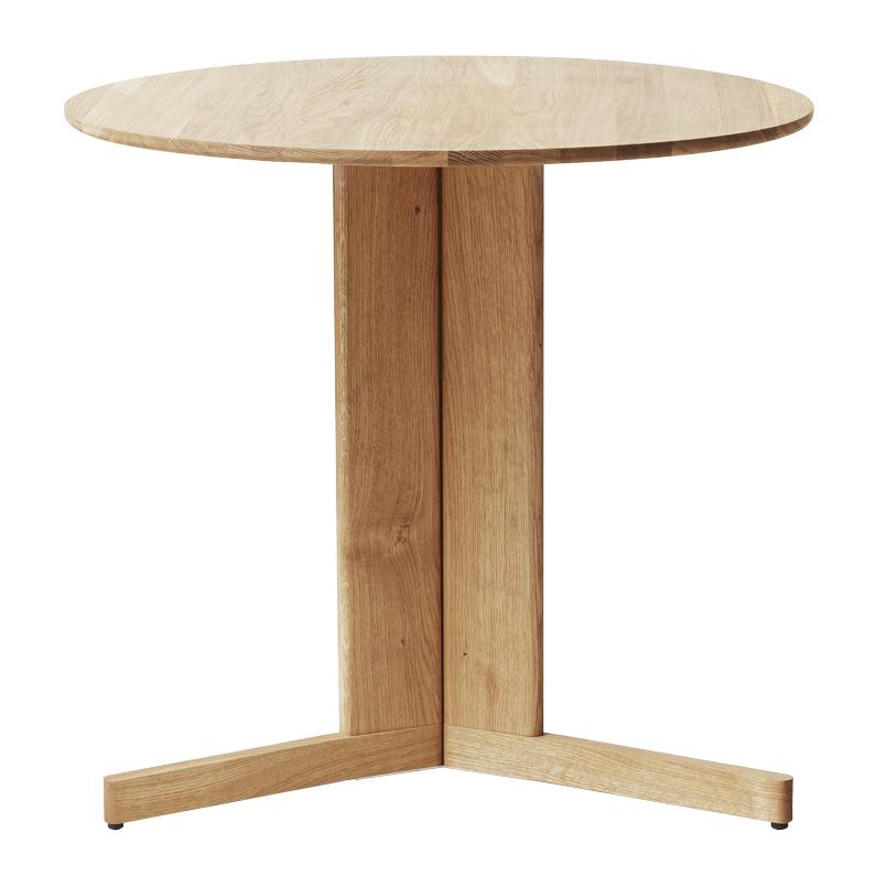 Form & forfining Trefoil Table Ø75 cm. Hvid eg