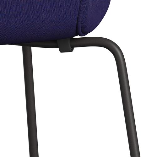 Fritz Hansen 3107 Stuhl Vollbeziegele, warmes Graphit/Leinwand eklektisch blau