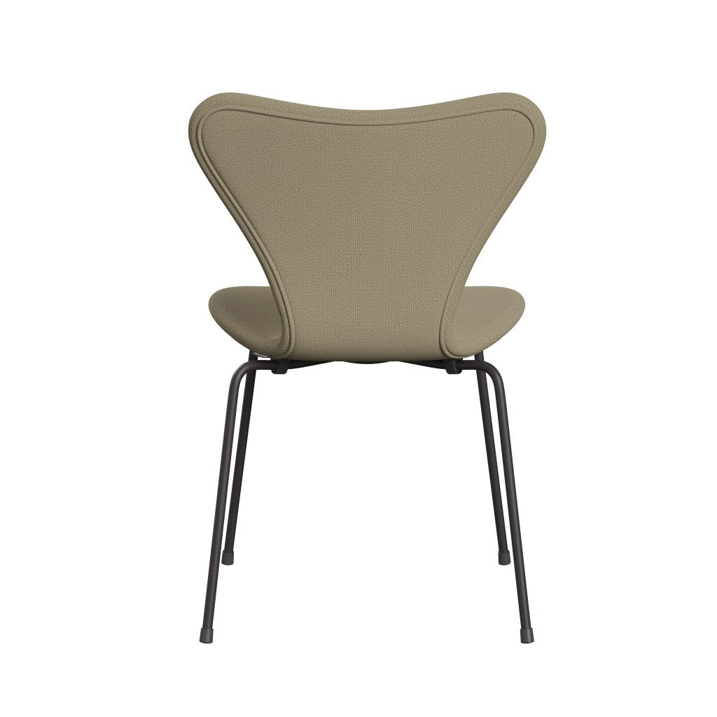 Fritz Hansen 3107 Silla tapicería completa, color de grafito cálido/arena de captura