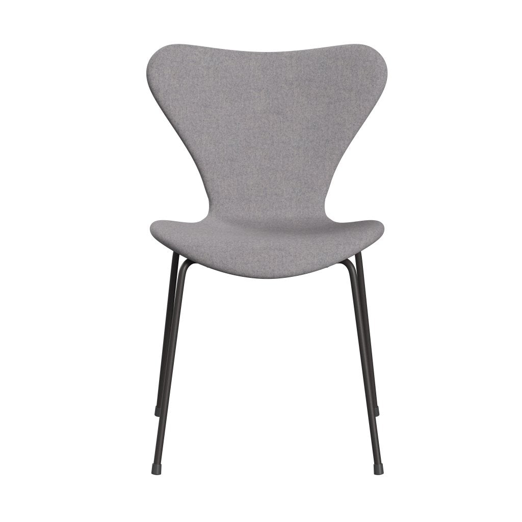 Fritz Hansen 3107 chaise complète en plein air, graphite chaud / divina md gris clair