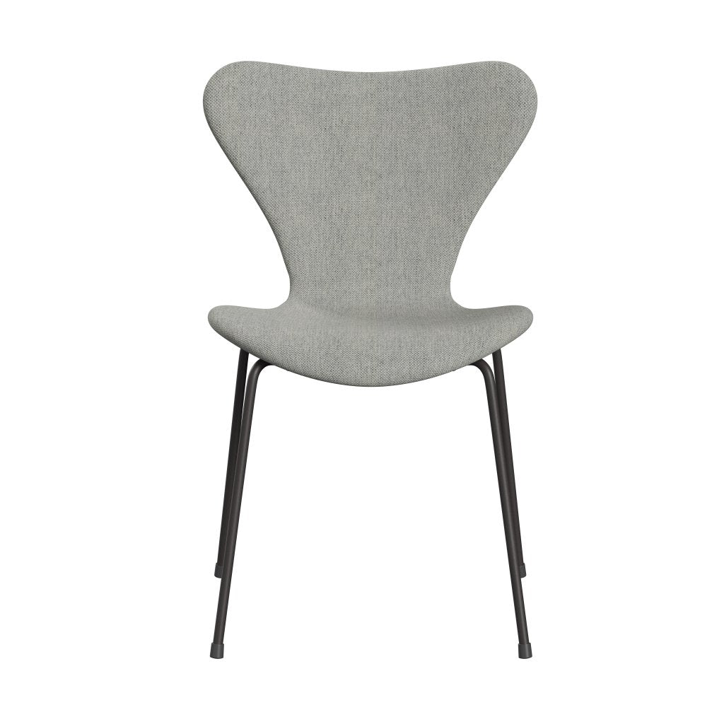 Fritz Hansen 3107 Silla tapicería completa, grafito cálido/Hallingdal blanco/gris