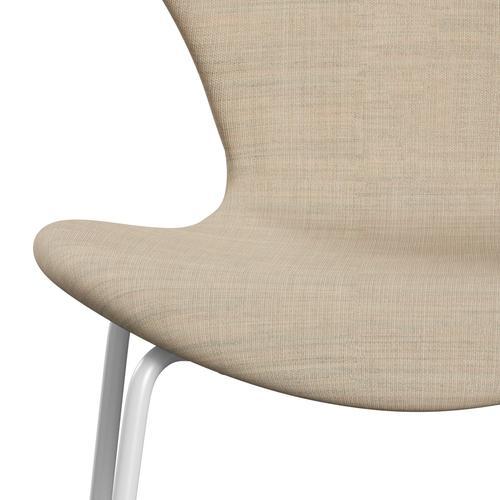 Fritz Hansen 3107 Silla tapicería completa, luz de arena blanca/lienzo