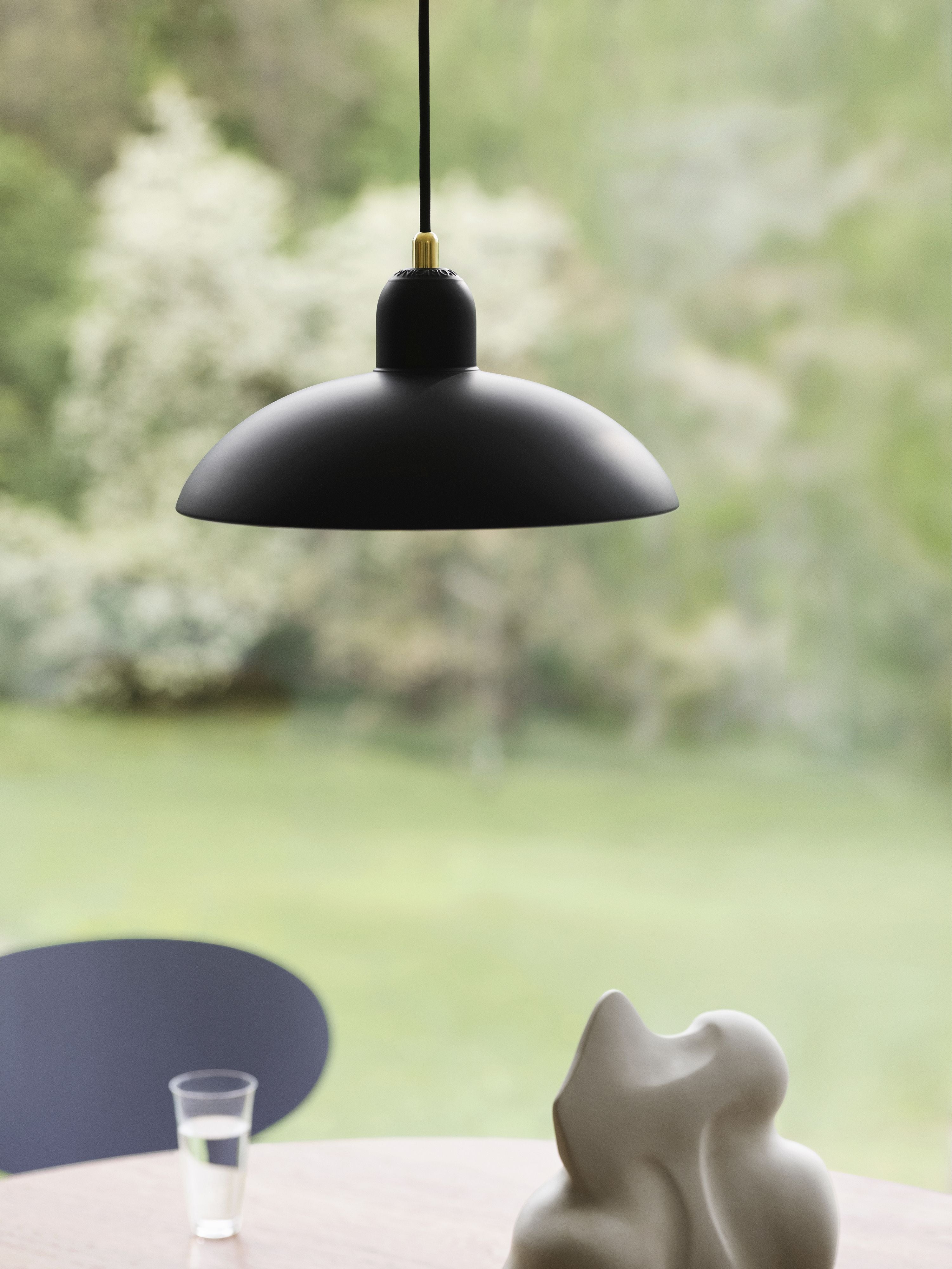 Fritz Hansen Kaiser Idell 6631 P Pendant lampe, Matt / Brass noir