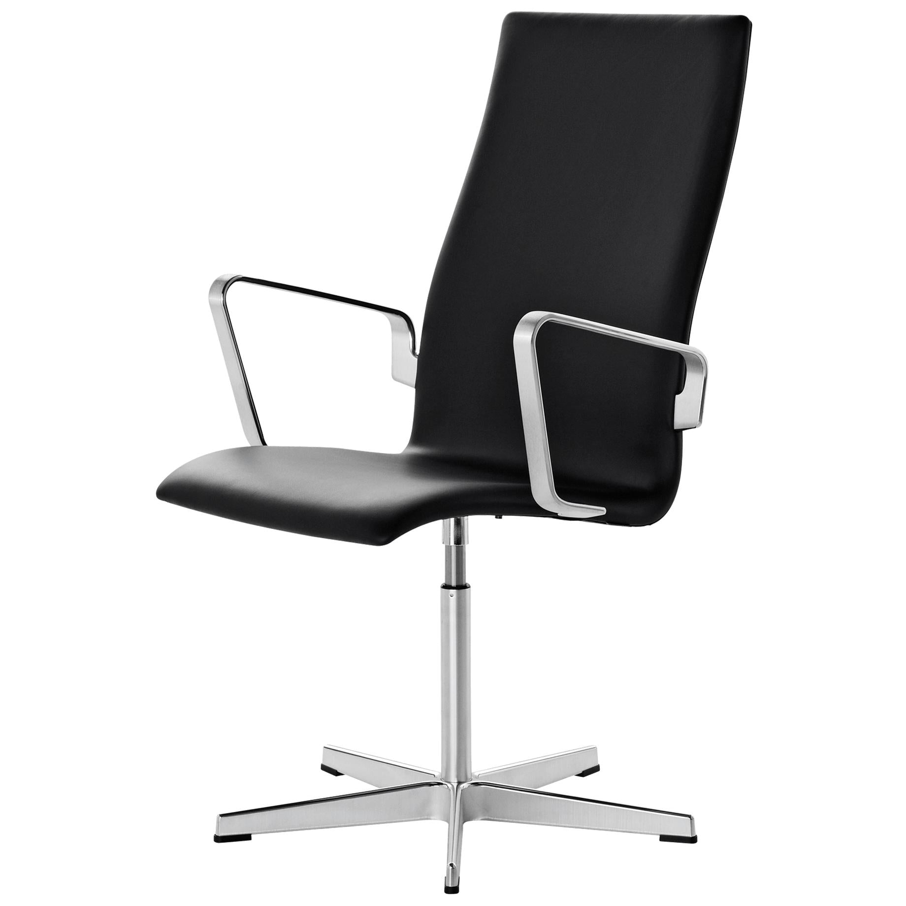 Fritz Hansen Oxford Classic Swivel Sillón de cuero respaldo medio, negro suave