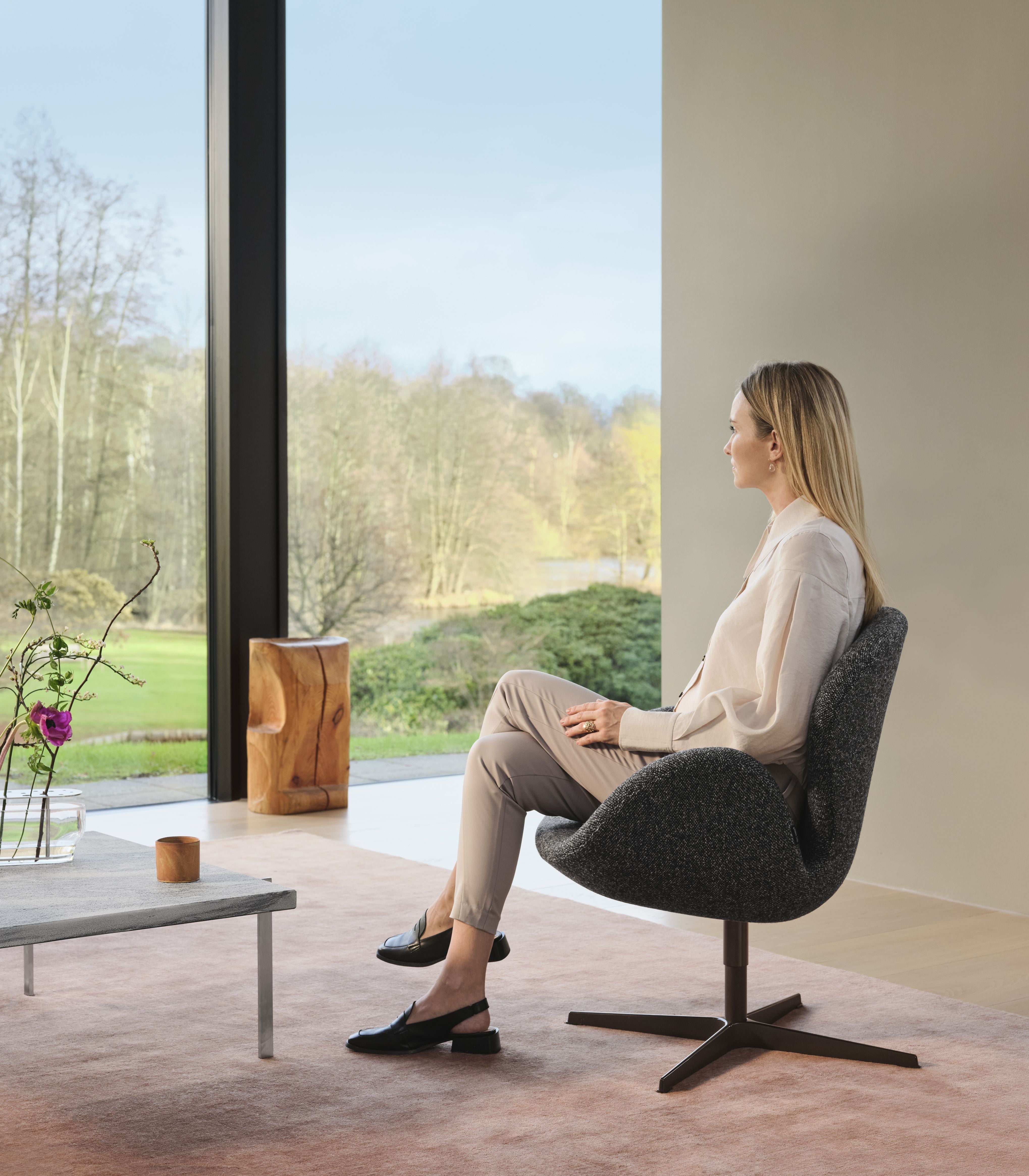 Fritz Hansen Swan Lounge Chair, Vanir Granit Brown Stoff Jubiläumskollektion