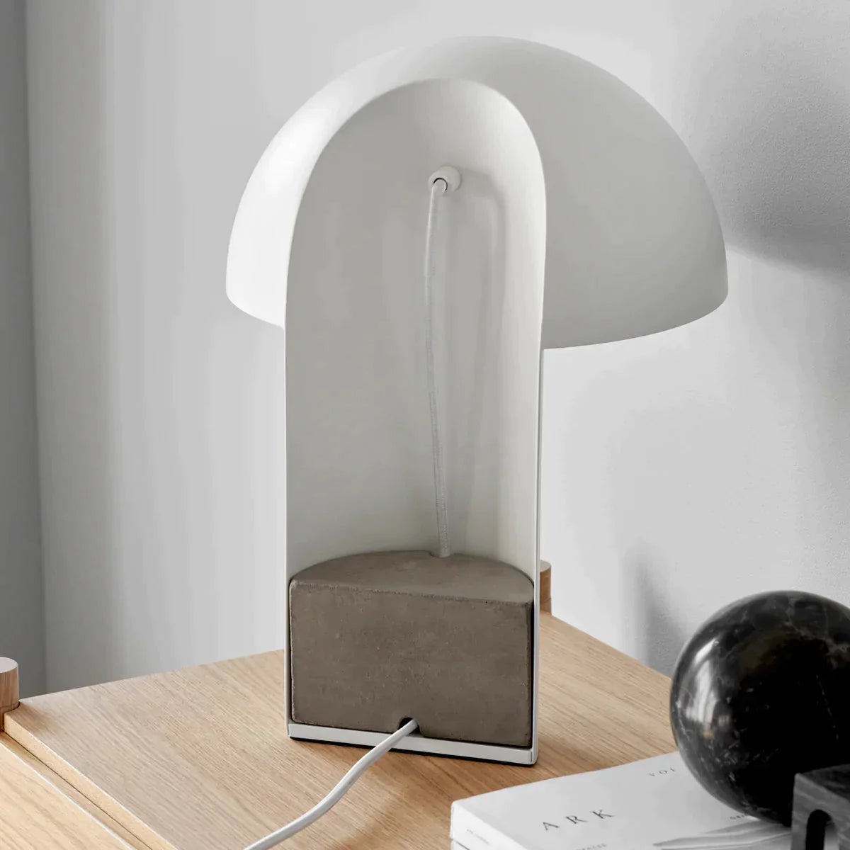 Lámpara de mesa de leery gejst, blanco