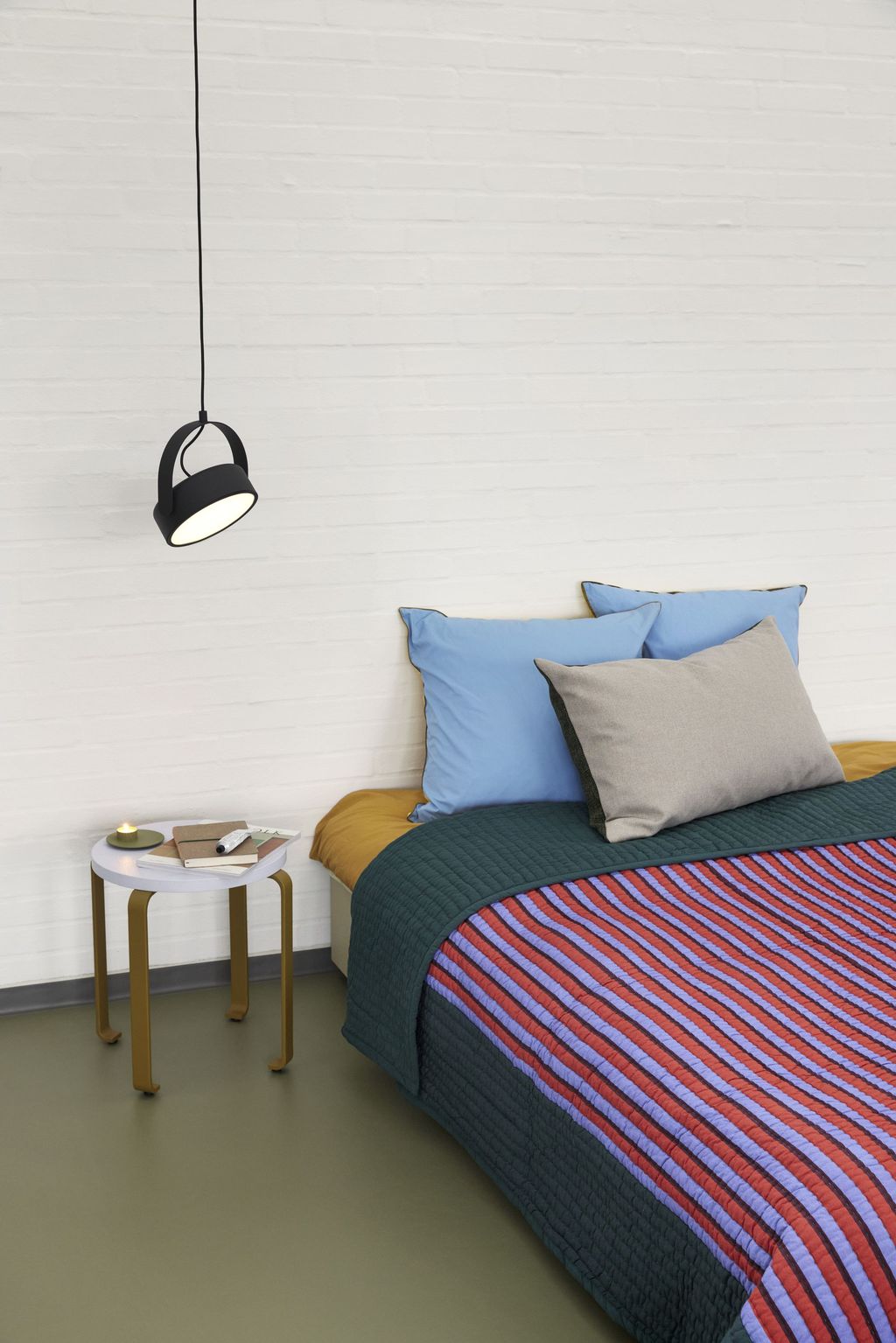 Lampe à plafond LED de la scène Hübsch, noir