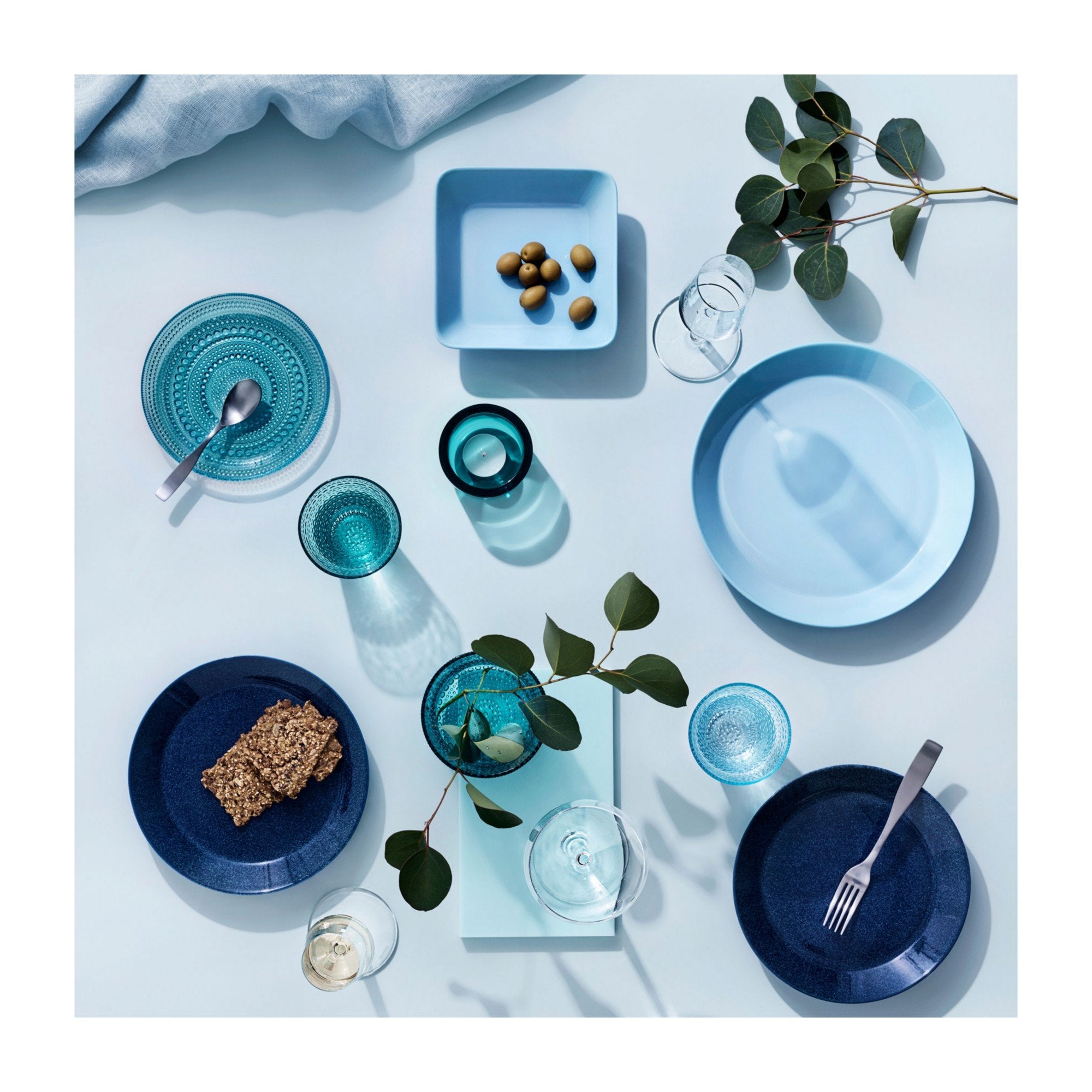 Iittala Kastehelmi Platte Glas Meerblau, 17 cm