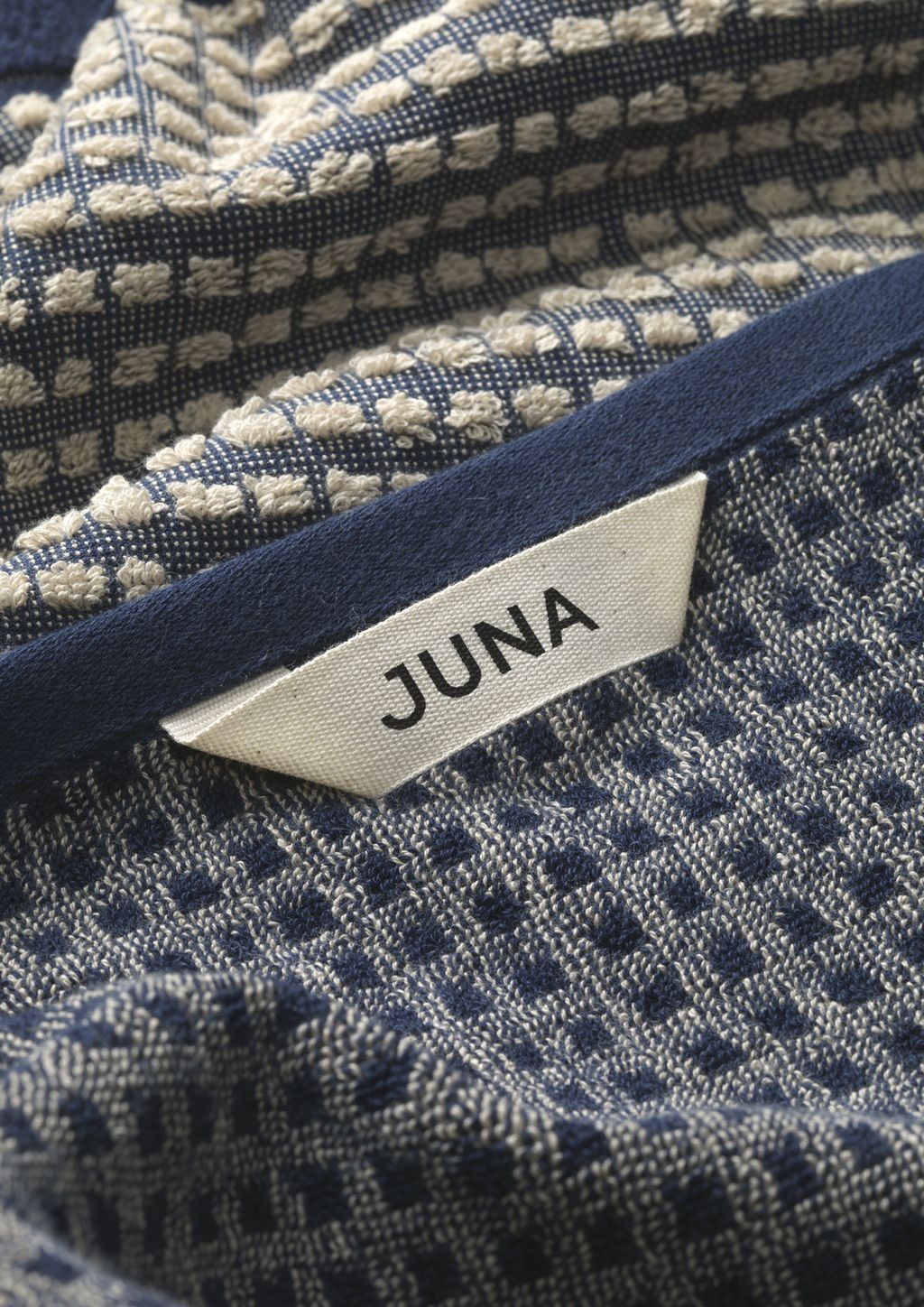 Juna Check -Handtuch 50 x100 cm, dunkelblau/Sand