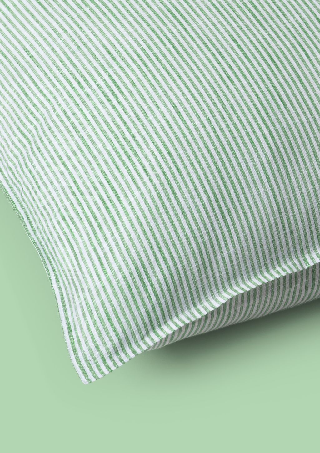 Juna Monochrome Lines Kissenbedeckung 63 x60 cm, grün/weiß