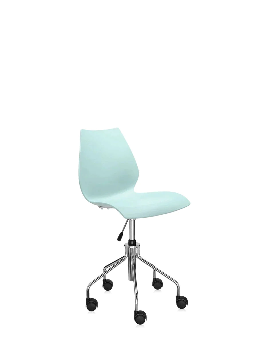 Chaise pivotante Kartell Maui, bleu clair