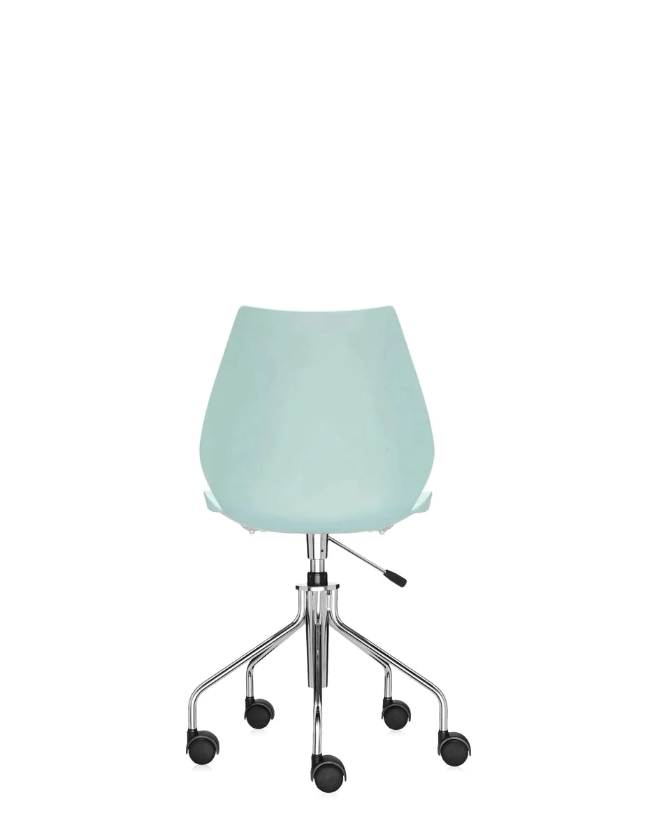 Silla giratoria Kartell Maui, azul claro