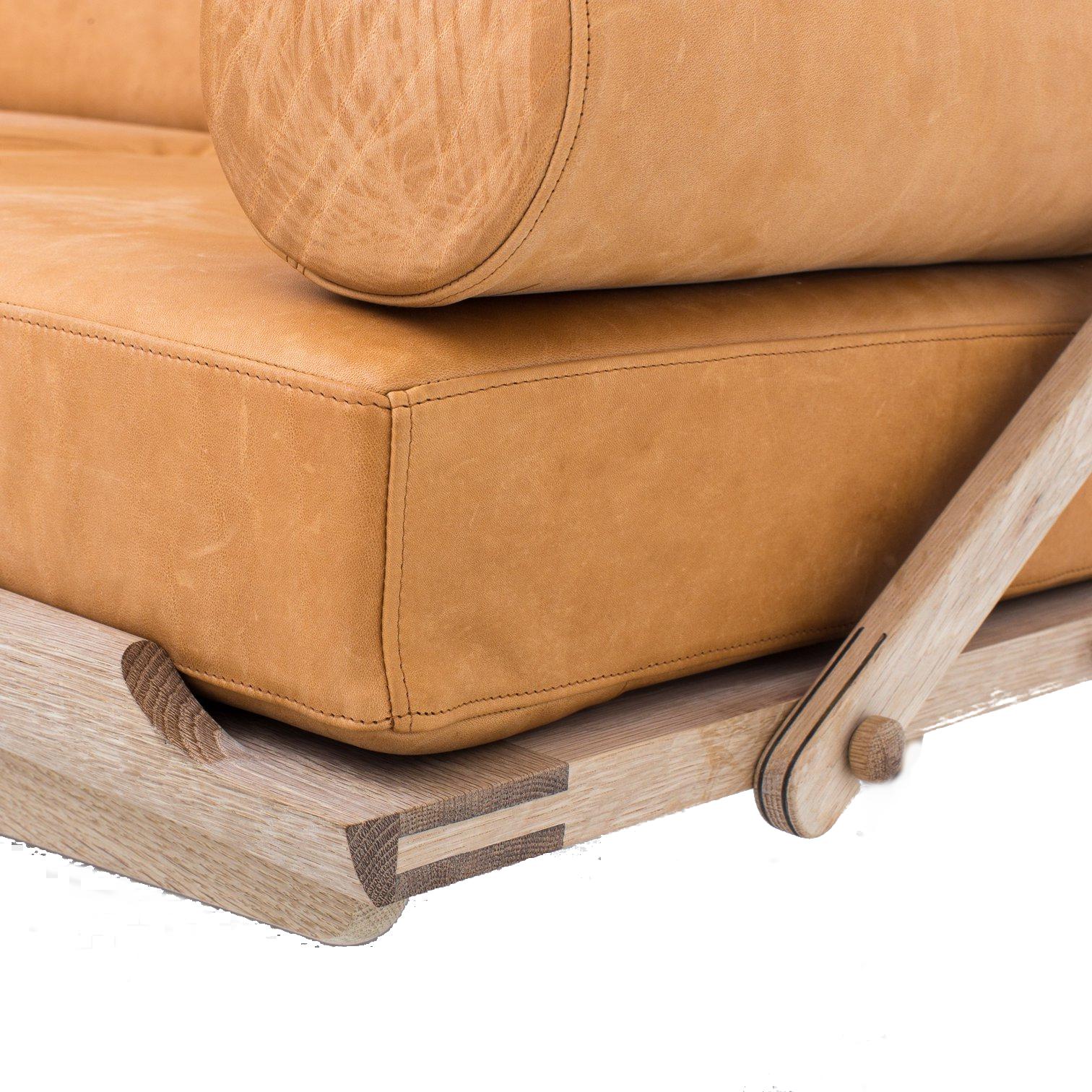 Klassik Studio PV Daybed Oak Jabón, cuero Cognac Dunes