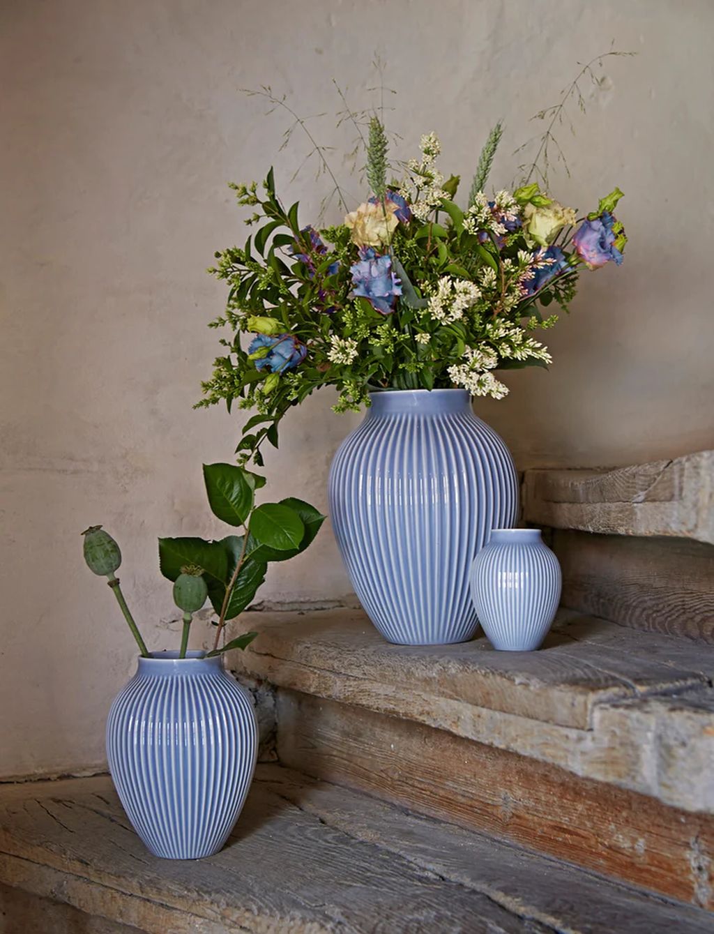 Knabstrup Keramik Vase mit Rillen H 12,5 cm, Lavendelblau