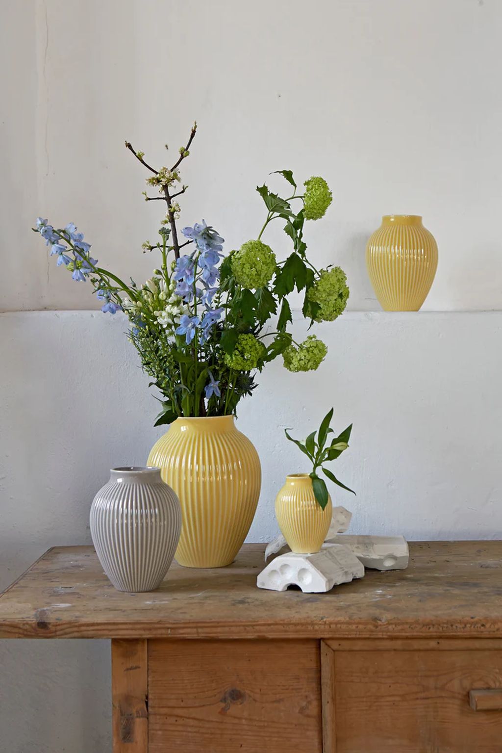 Knabstrup -Keramik -Vase mit Grooves H 20 cm, grau