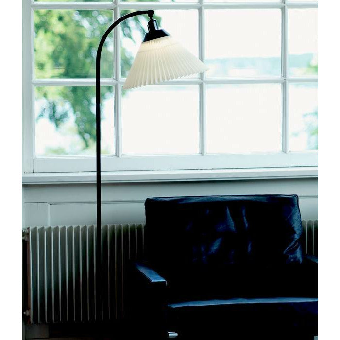 Le Klint lampskärm 12 inkl. Holder 21x34 cm, svart