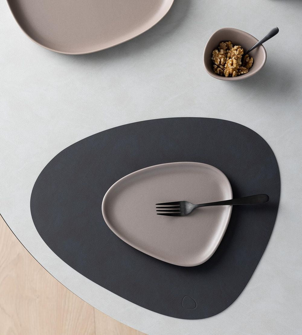 Lind ADN Curve Earthenware Midplate, Gris chaud