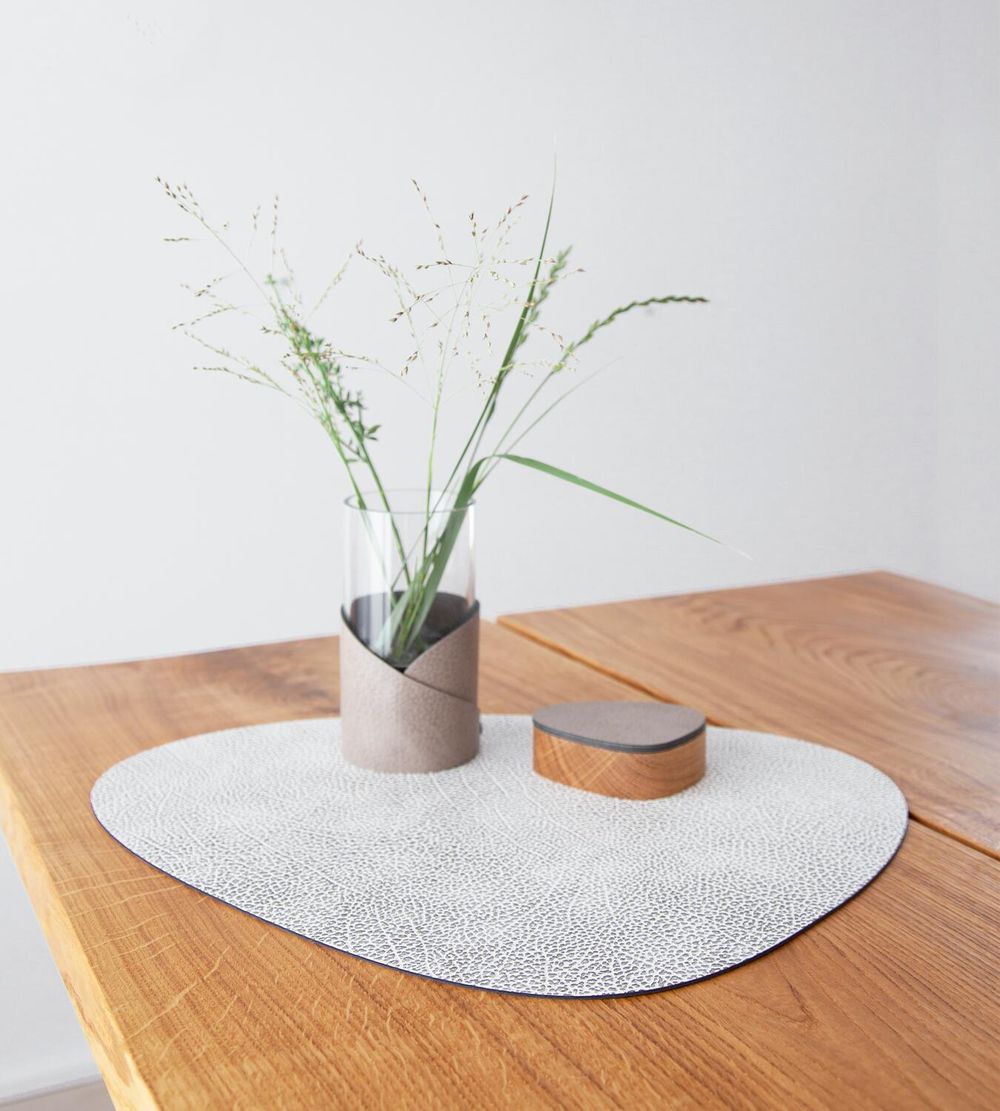 Lind ADN Curve Placemat Hippo Leather L, gris blanc