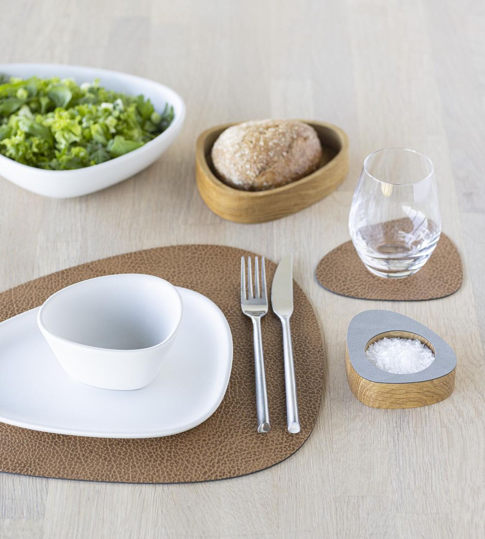 Lind DNA Curve Placemat Hippo Leather M, Natural