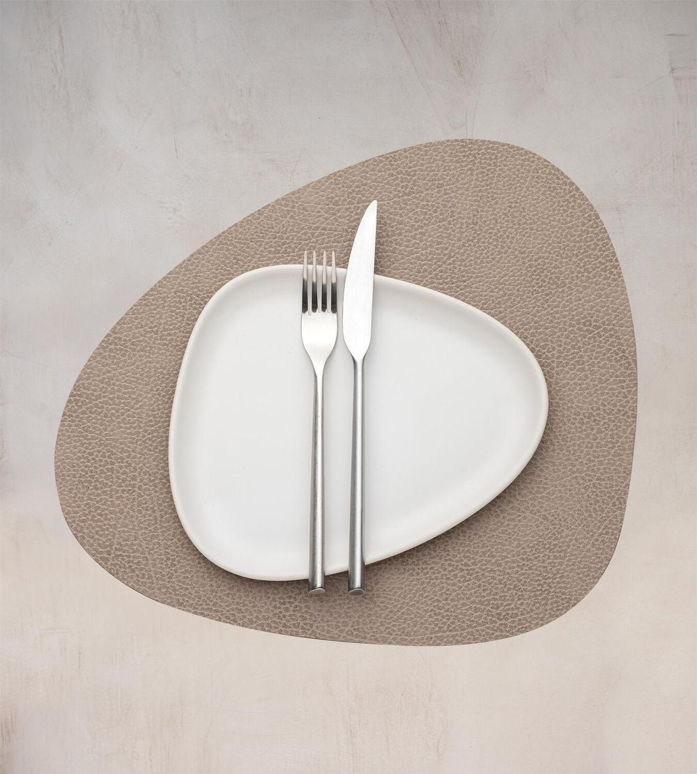 Lind ADN Curve Placemat Hippo Leather M, gris chaud