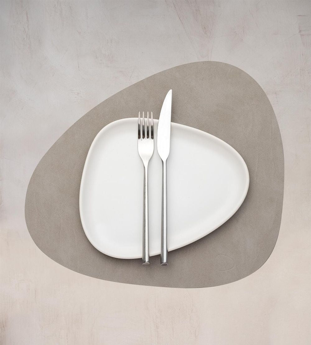 Lind ADN Curve Placemat Nupo Leather M, gris clair