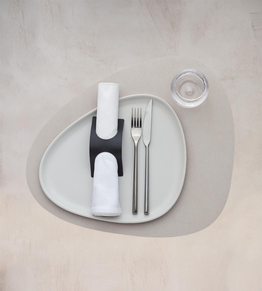 Lind DNA Curve Placemat Serene Leather L, Cream