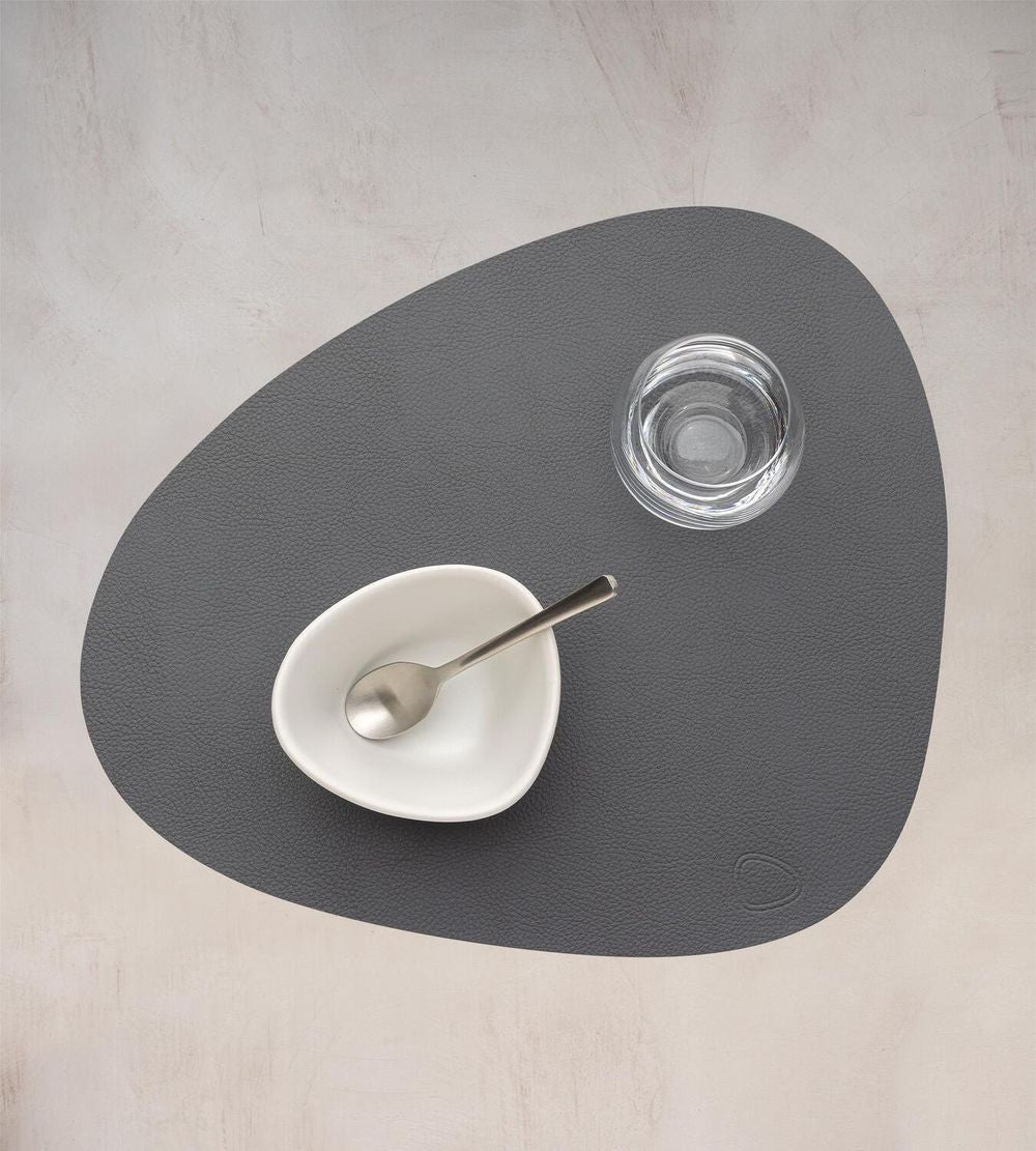 Lind ADN Curve Placemat Serene Cuir M, anthracite