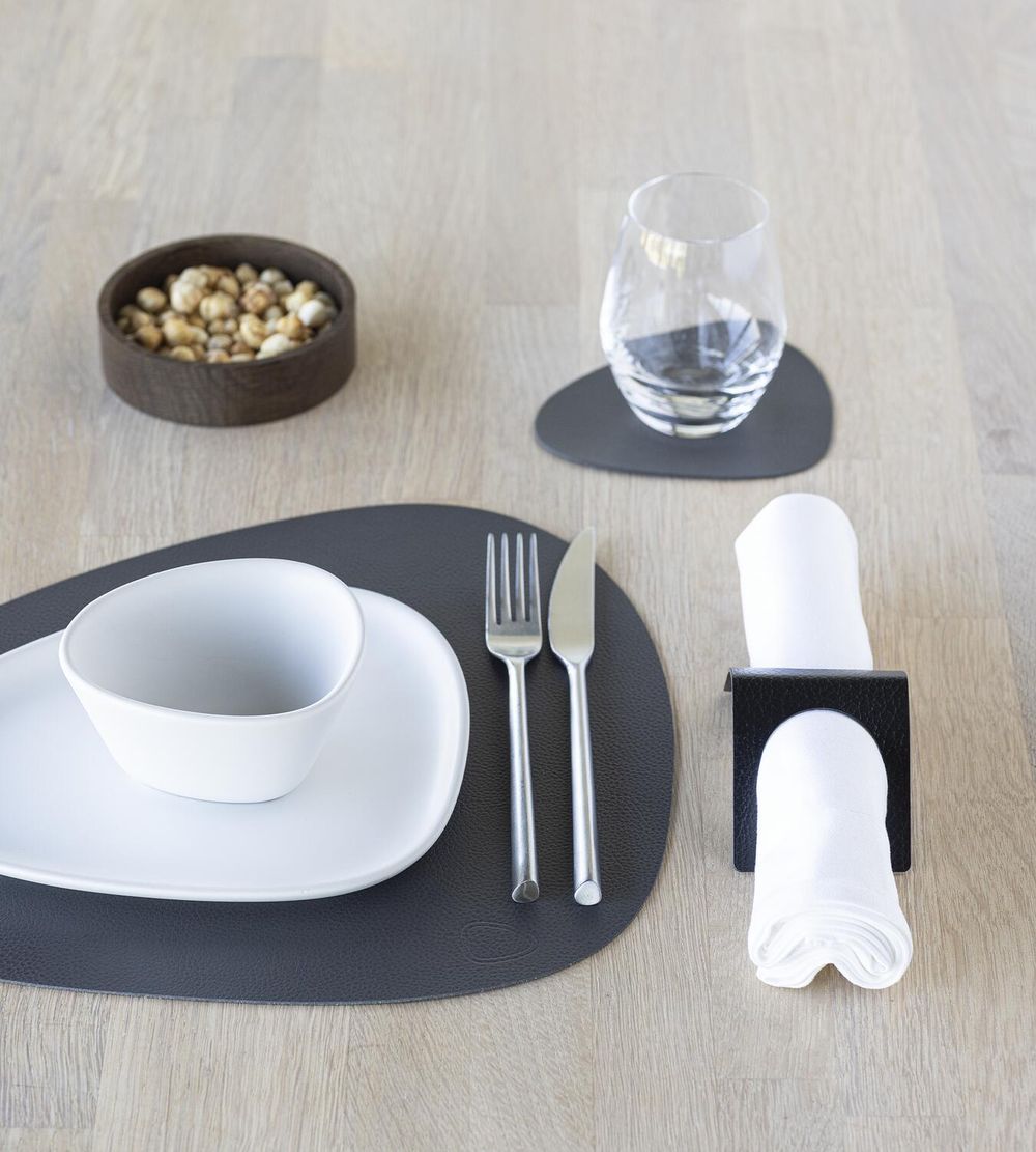 Lind DNA Curve Placemat Serene Leather M, Anthracite